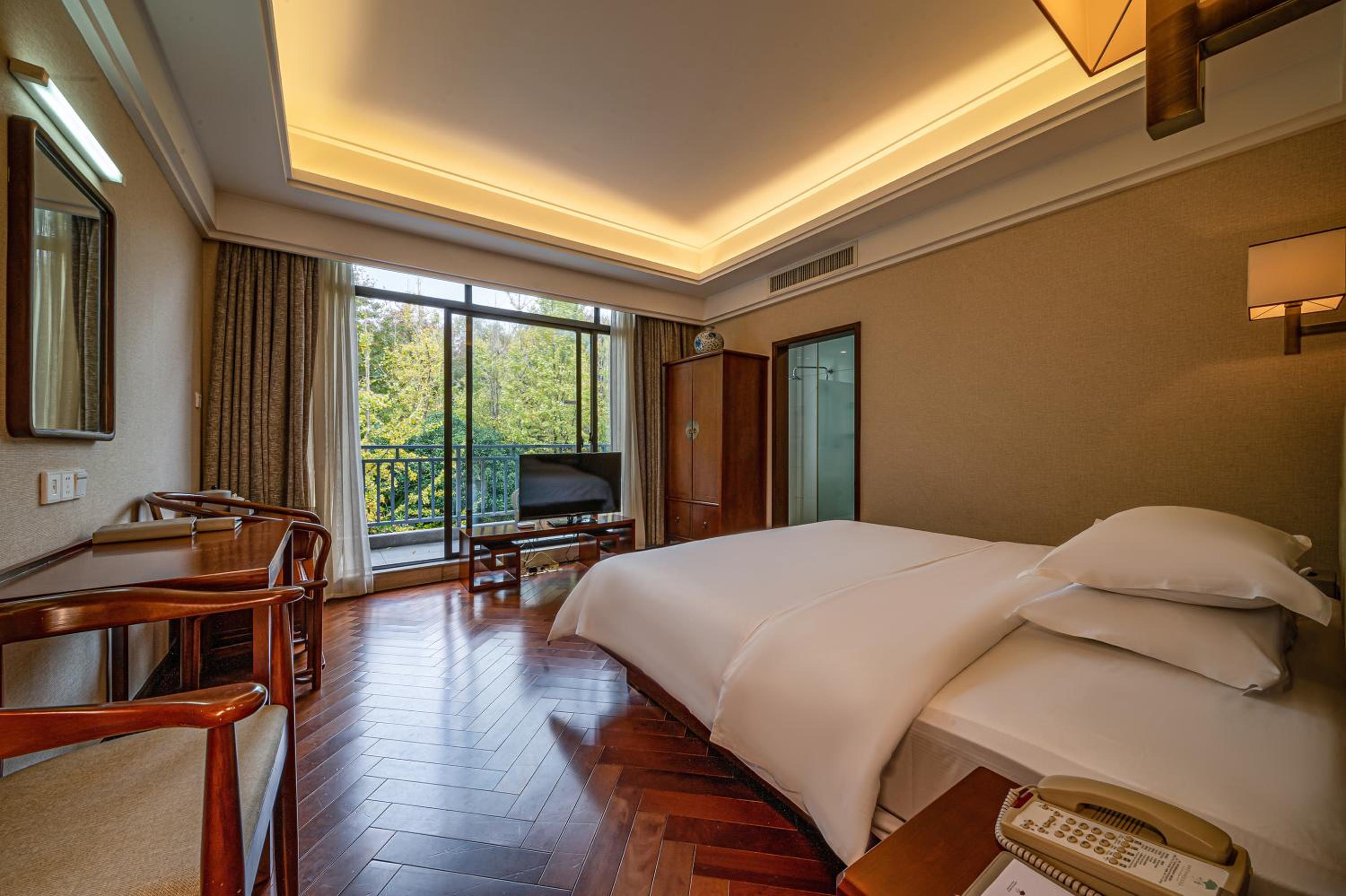 Family Suite with Garden View photo 1