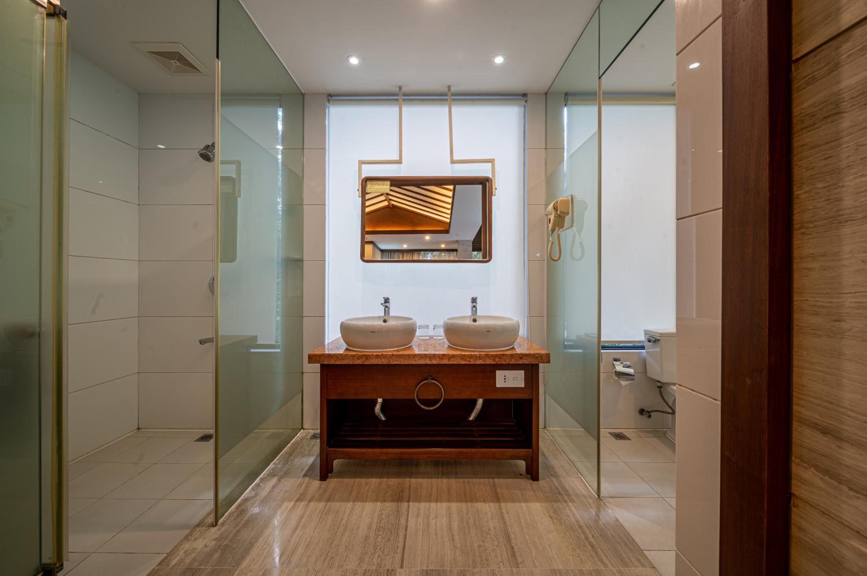 Grand Honeymoon Suite photo 2