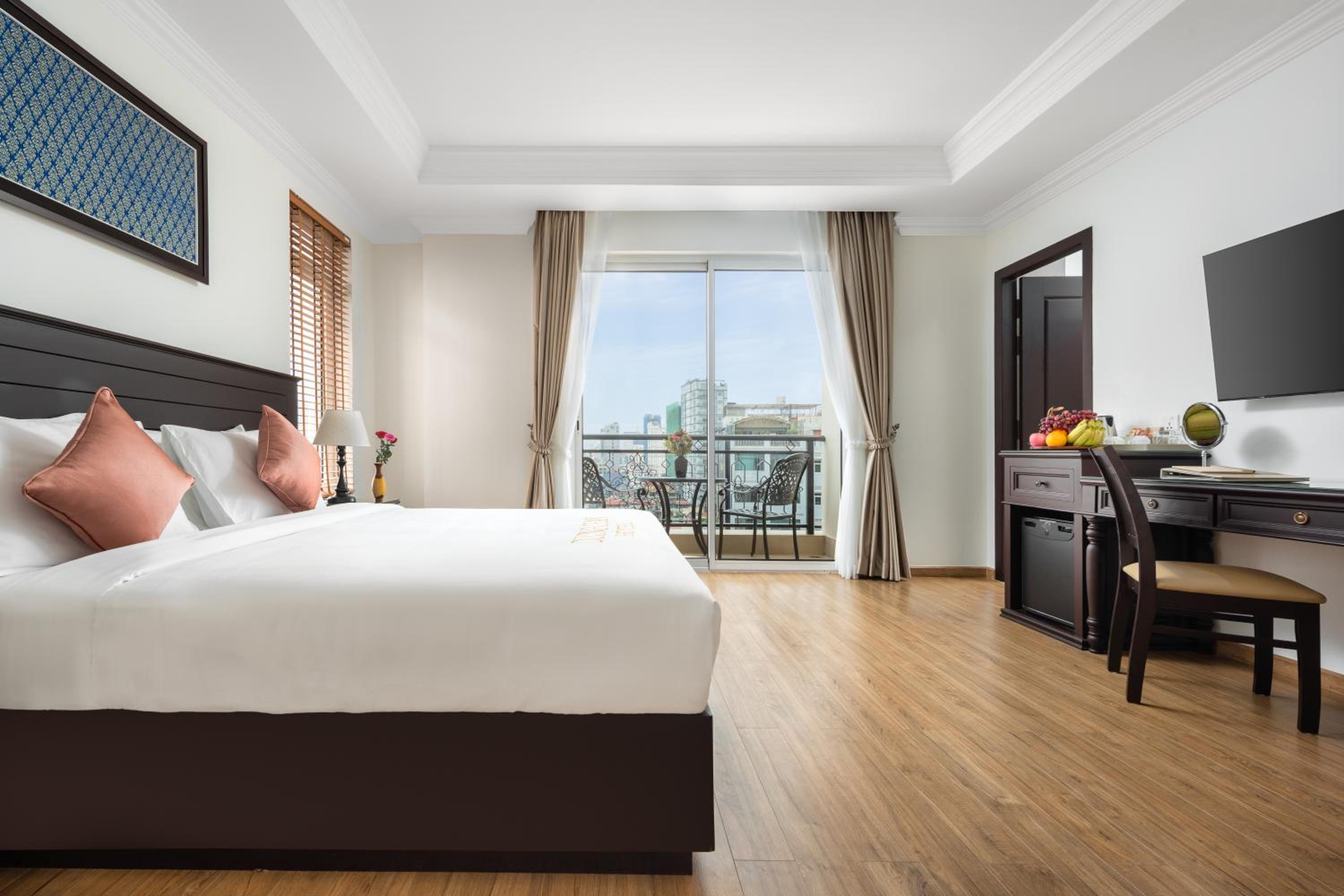 Deluxe Double Room with Balcony - Photo 1