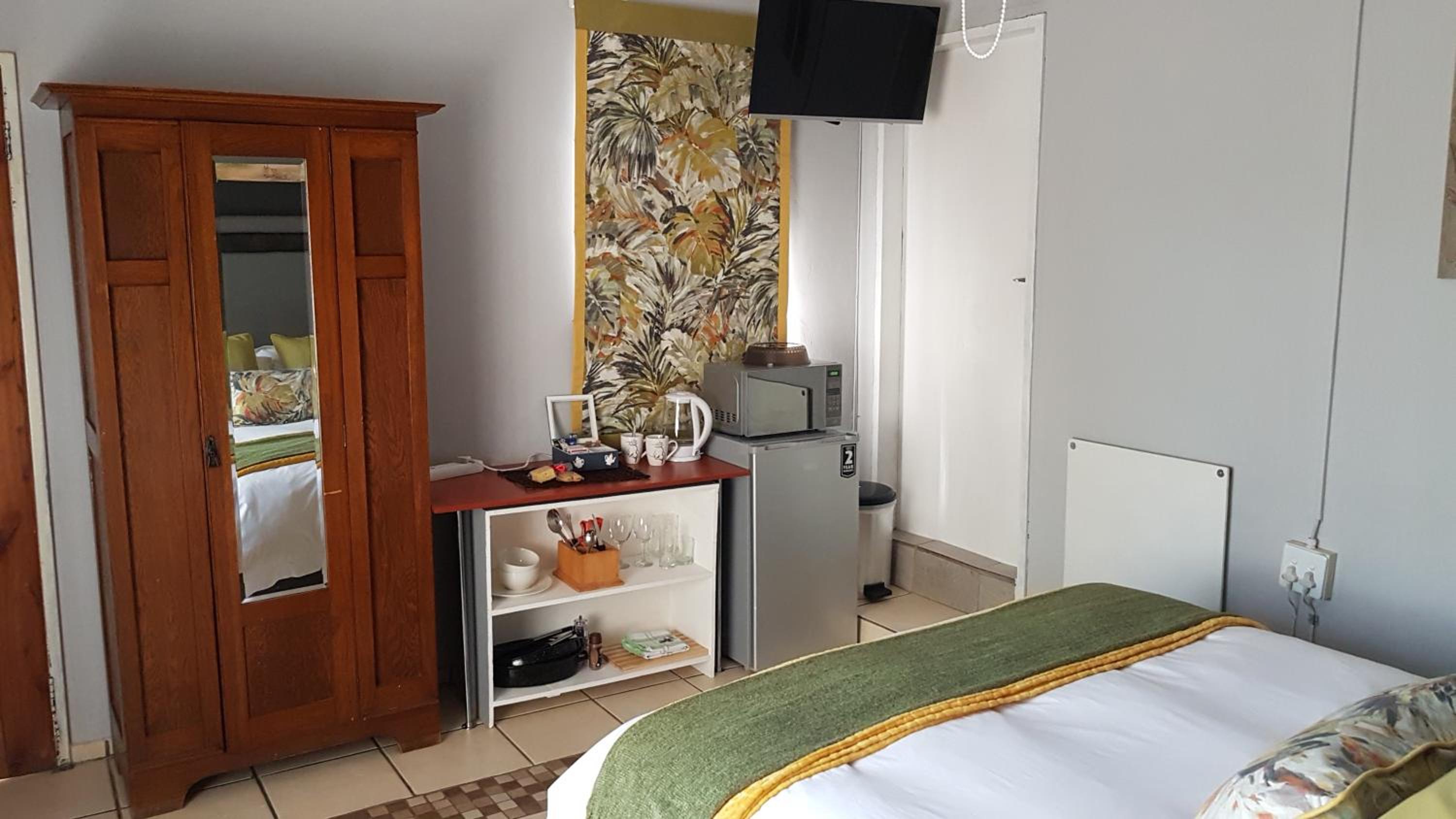 Standard Double Room with Fan - Photo 5