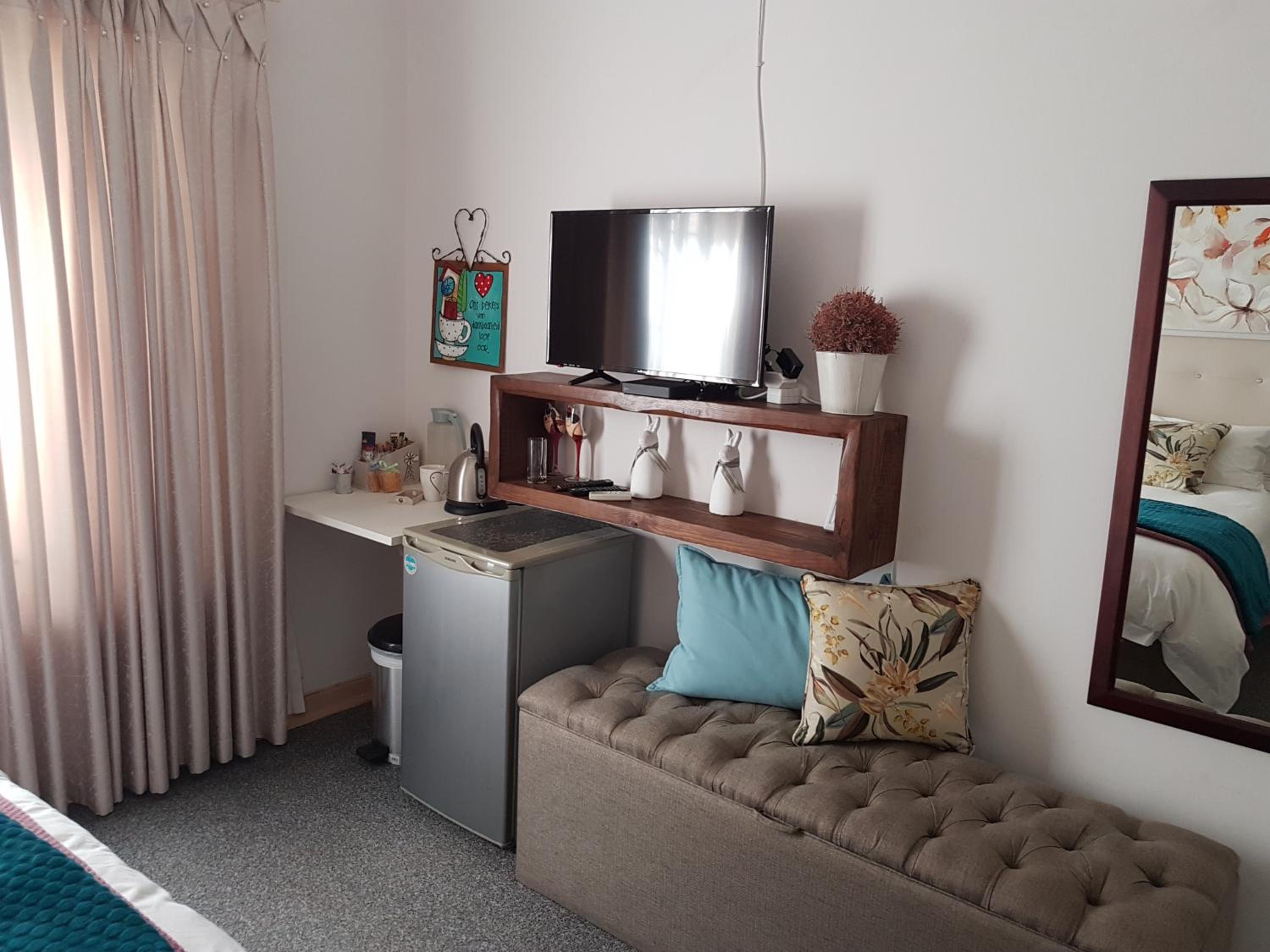 Double Room with Private Bathroom - Photo 4