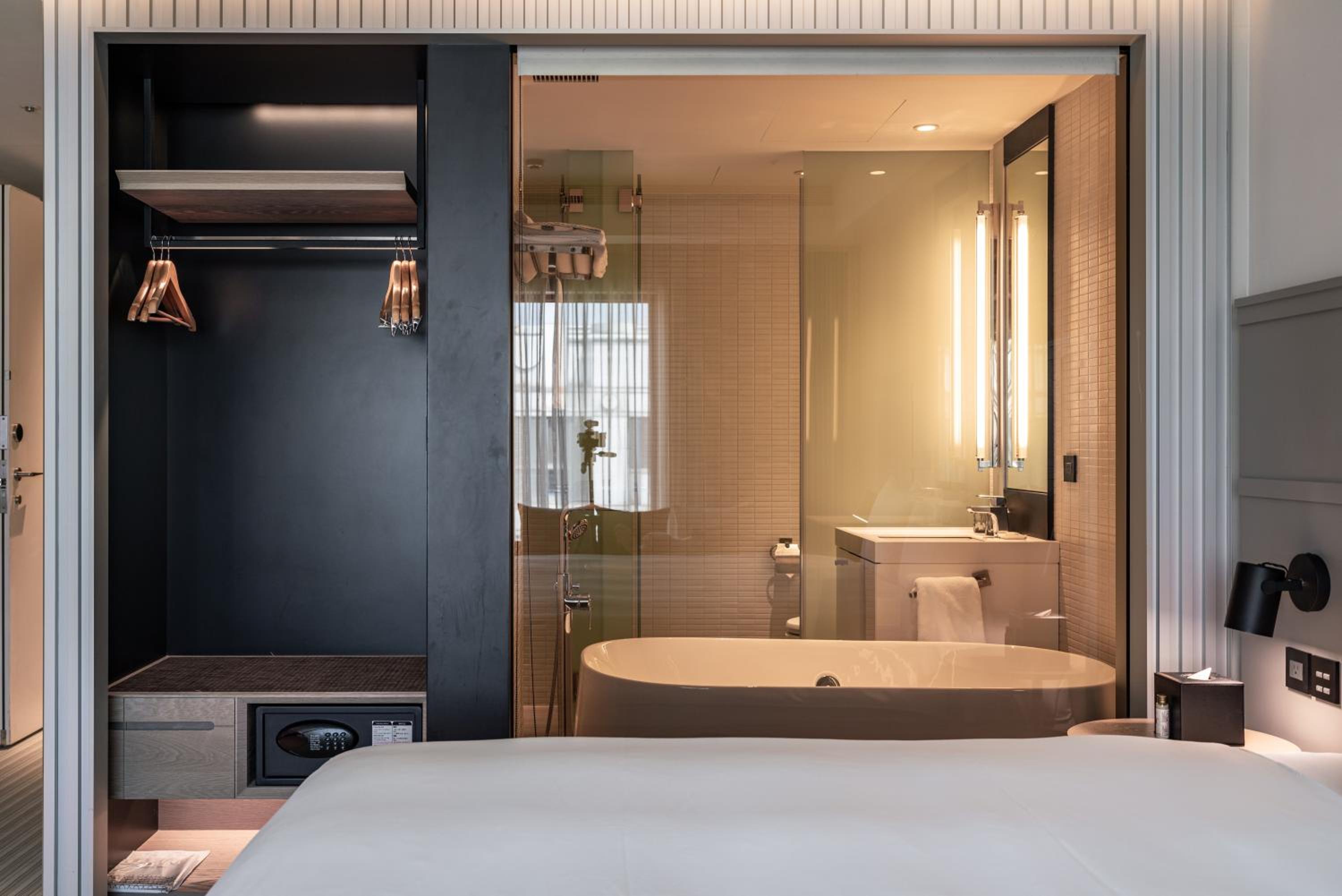 Deluxe Double Room with Bath