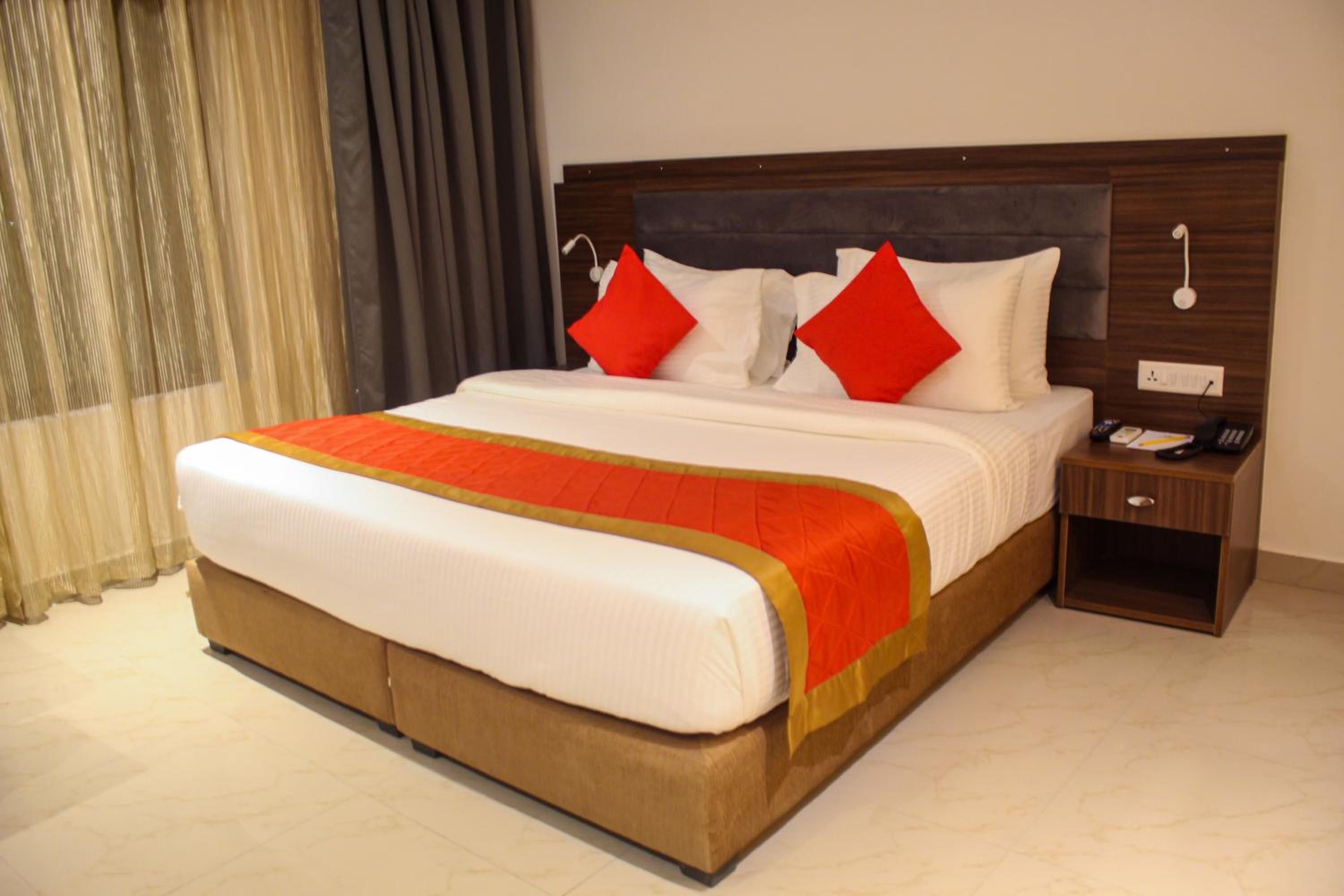 Standard King Room - Photo 1