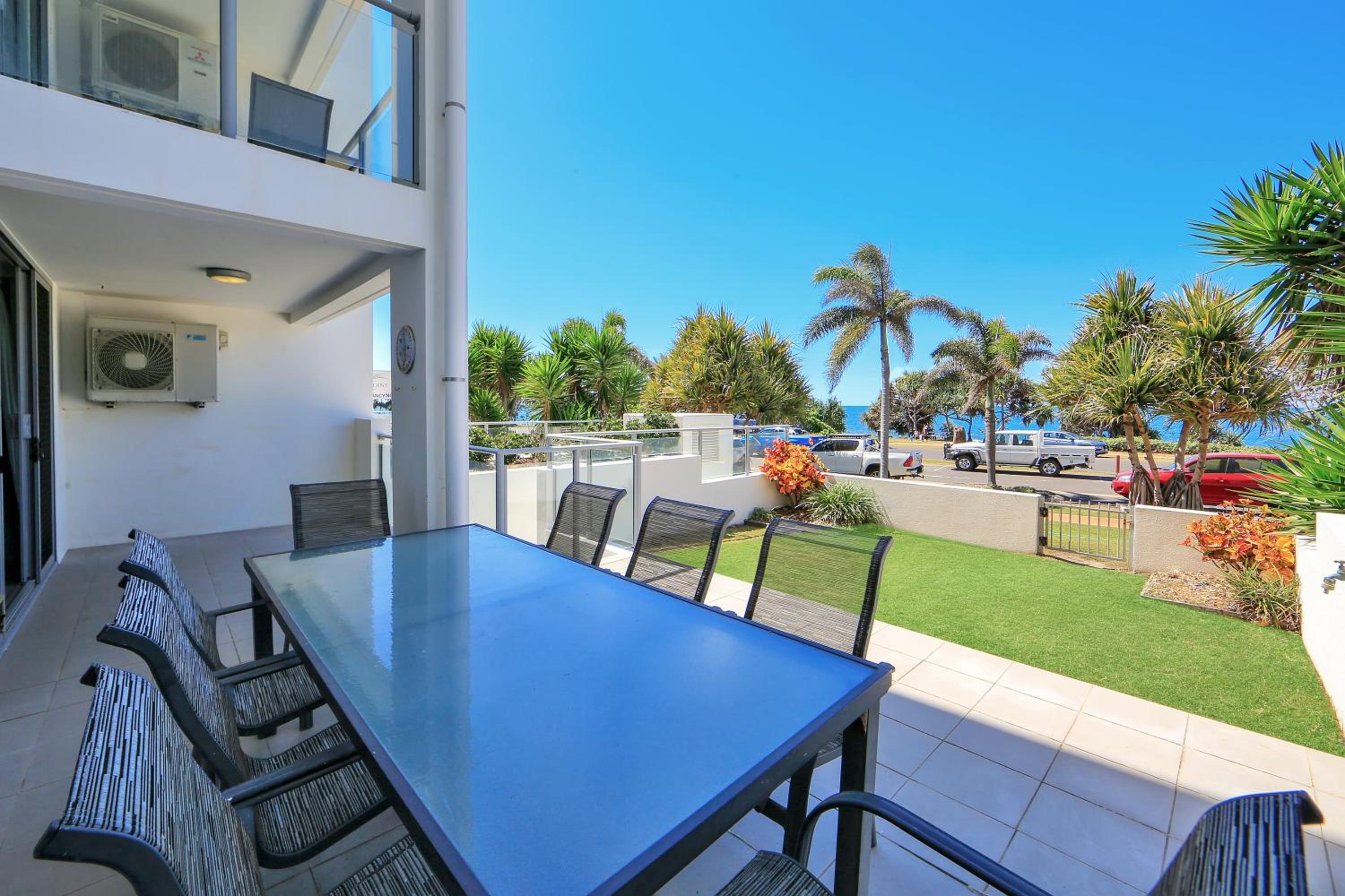 Two-Bedroom Apartment with Ocean View - Photo 8