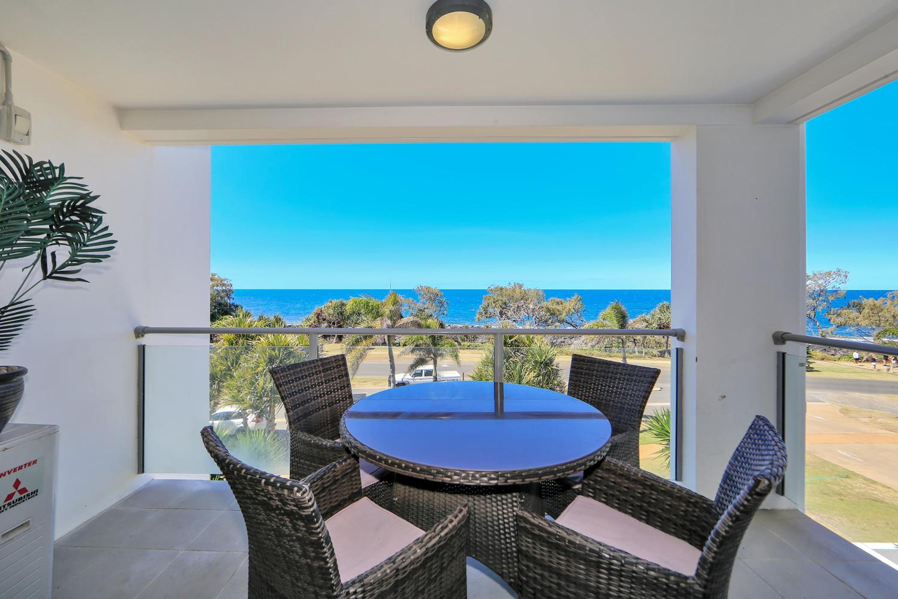 Two-Bedroom Apartment with Ocean View - Photo 4