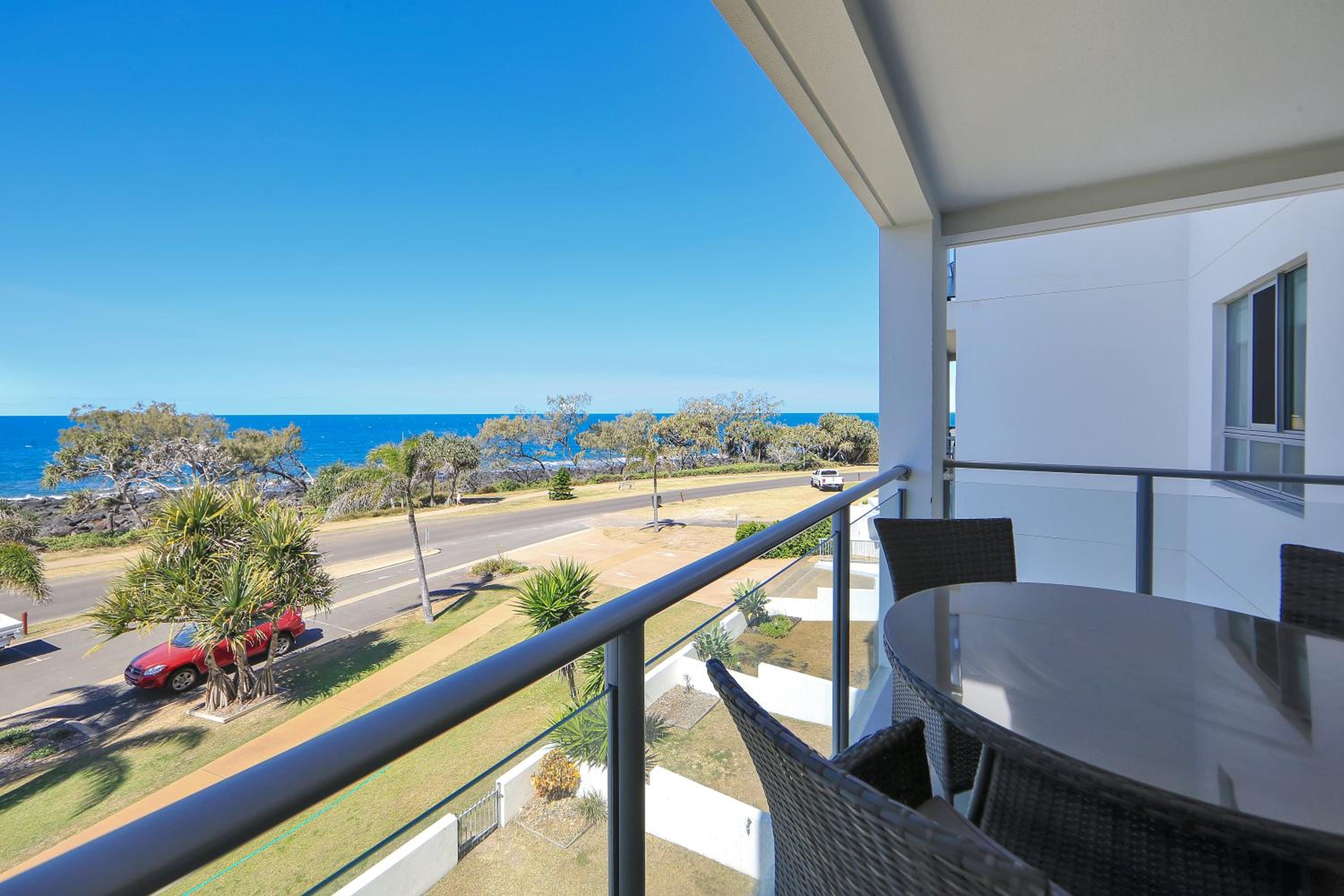 Two-Bedroom Apartment with Ocean View - Photo 5