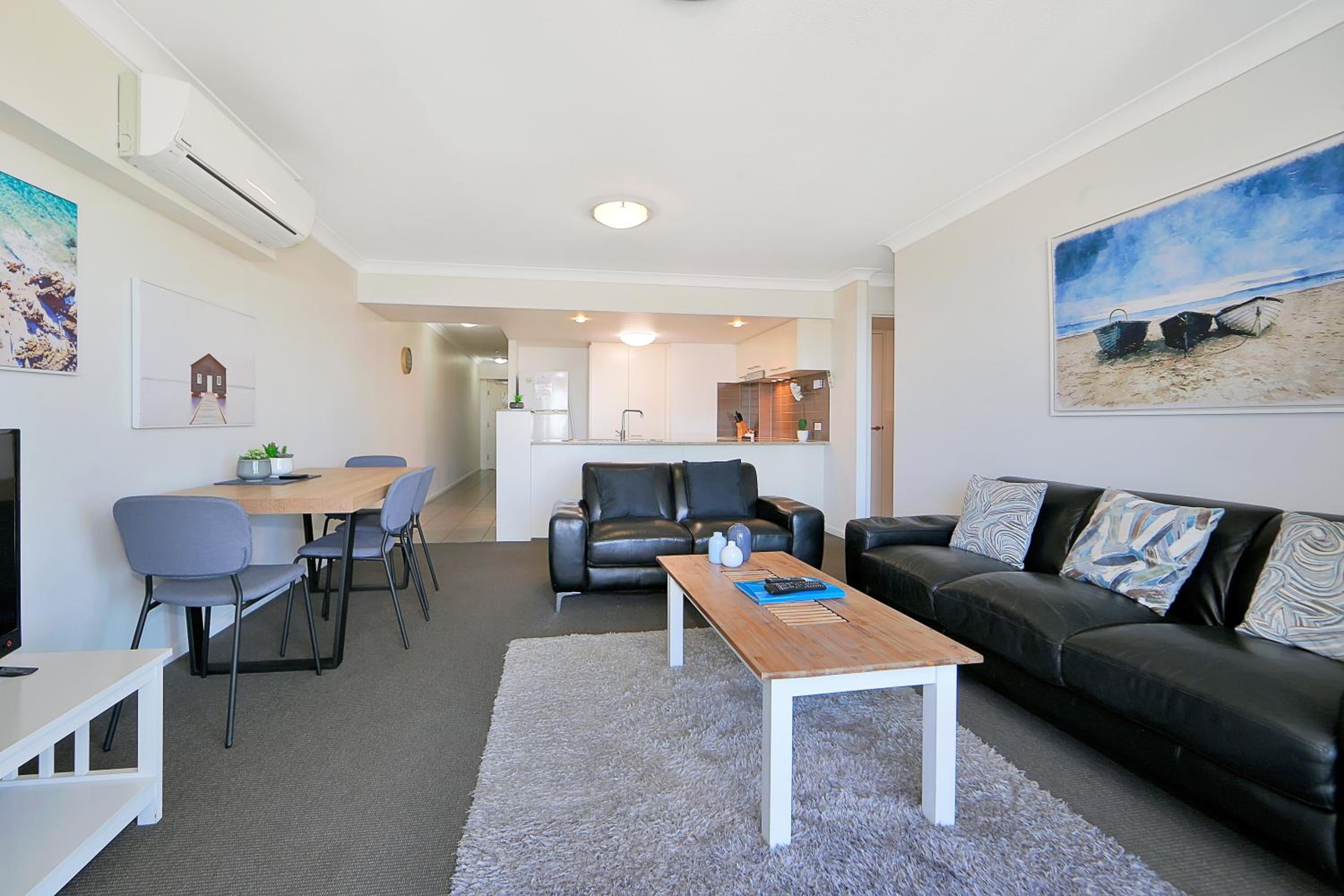 Two-Bedroom Apartment with Ocean View - Photo 15