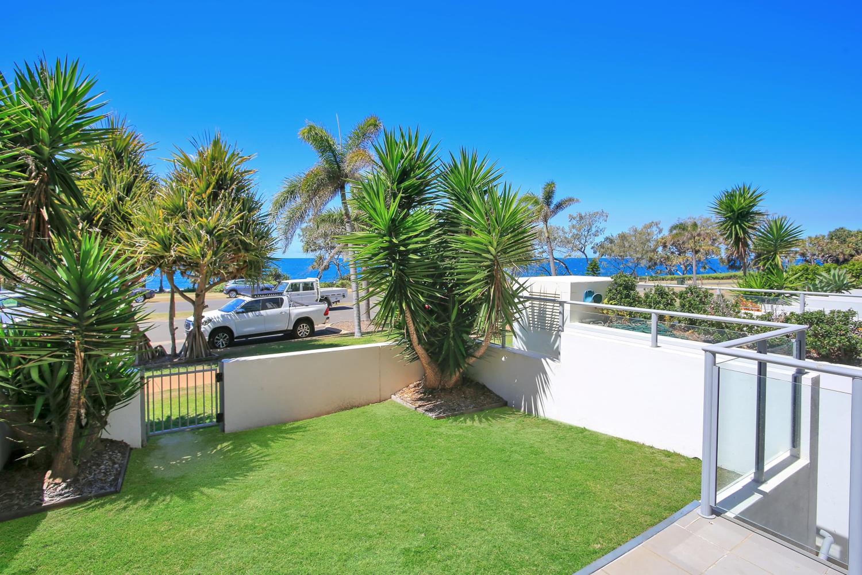 Two-Bedroom Apartment with Ocean View - Photo 7