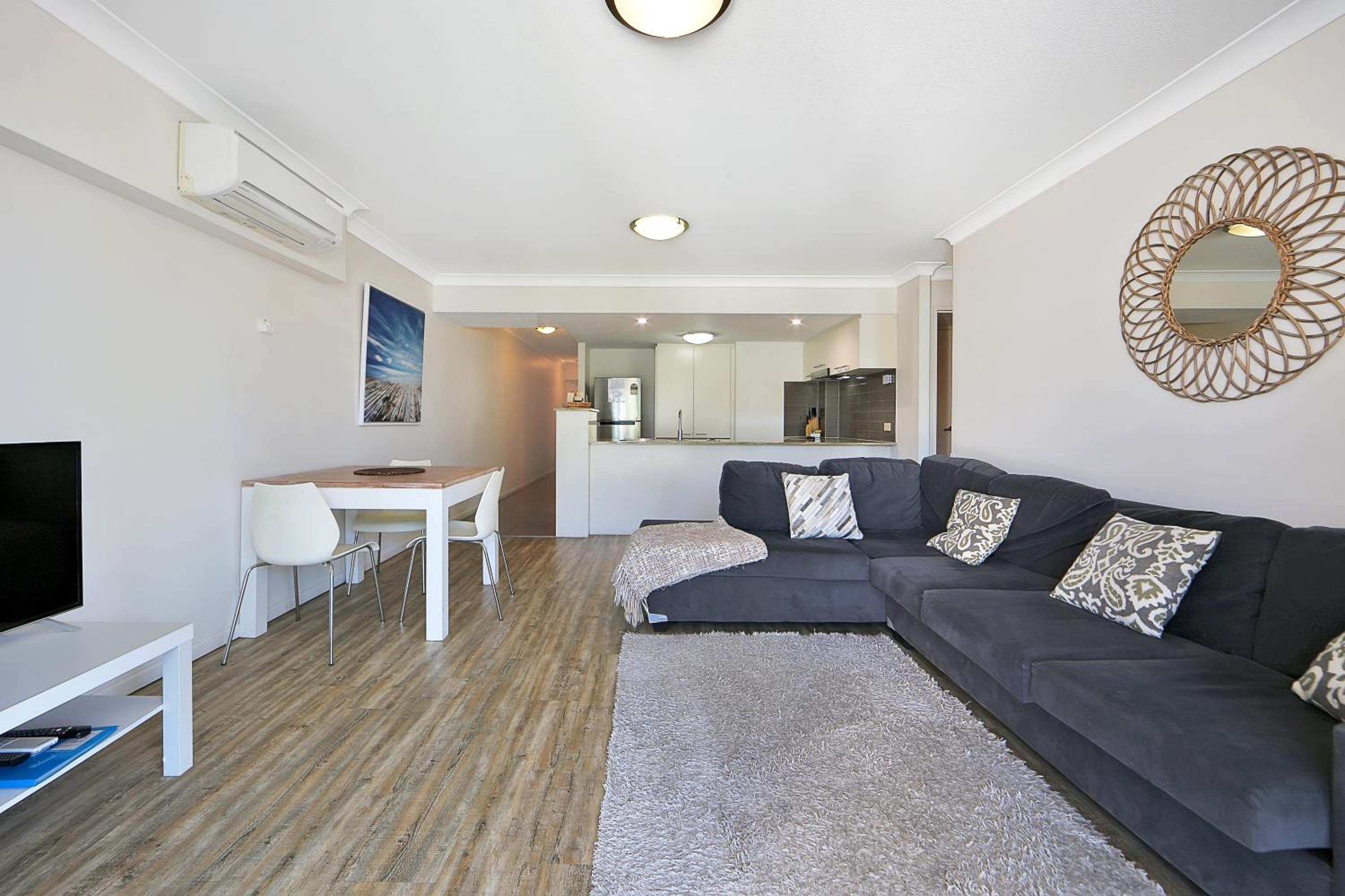 Two-Bedroom Apartment with Ocean View - Photo 16