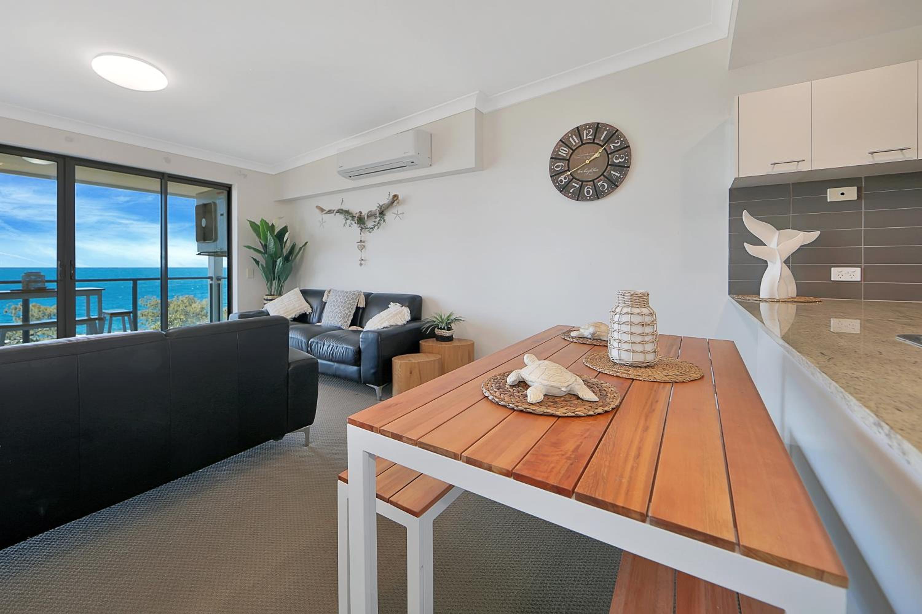 Executive Two-Bedroom Apartment - Photo 2