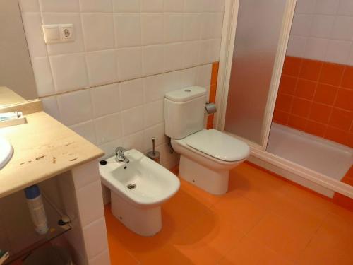 Double Room with Private External Bathroom - Photo 7