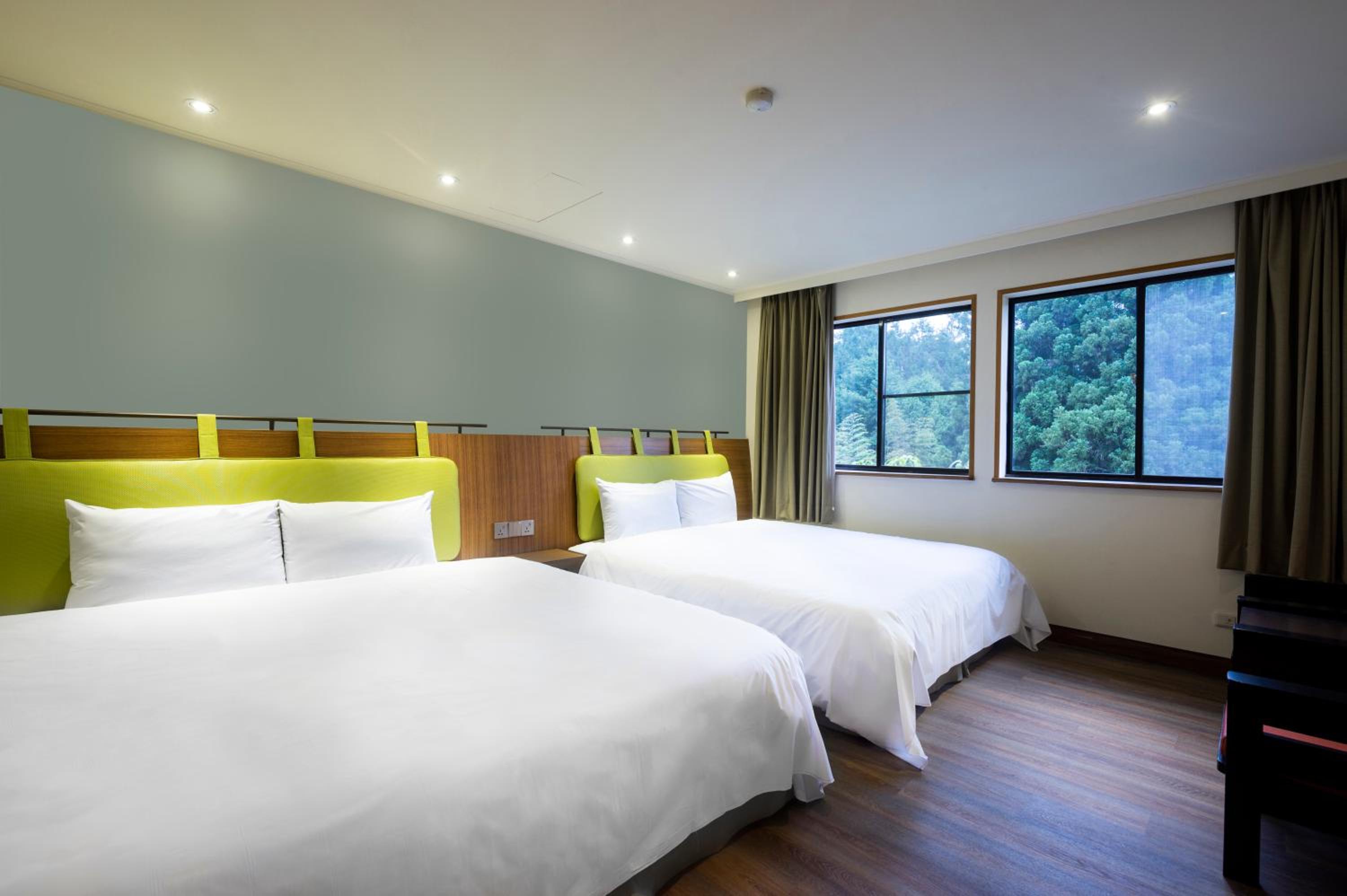 Superior Triple Room - University Building - Photo 4