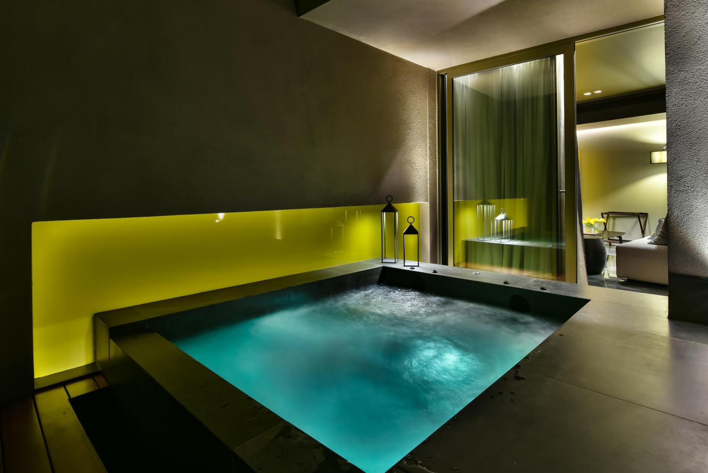 Suite with Private Pool photo 2