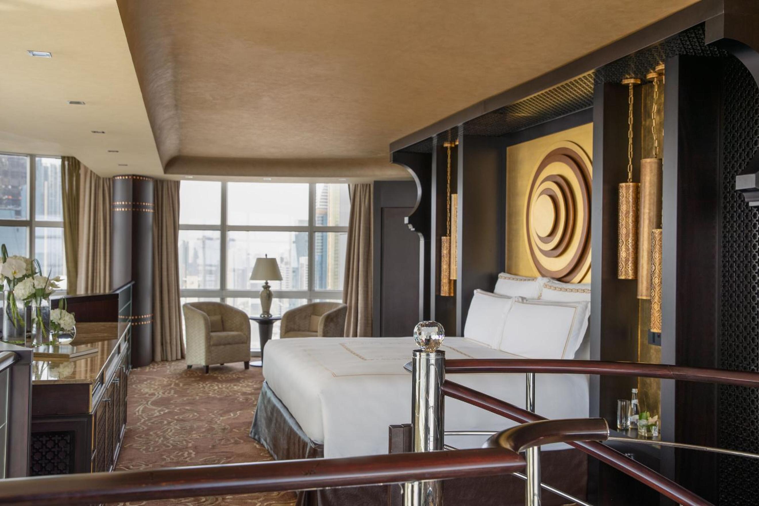 Royal Suite with Panoramic Skyline Views, Airport Transfers, Direct Connectivity to Museum of The Future, Complimentary Breakfast, Signature Afternoon Tea, Evening Sundowners, Soft Refreshments and Canapes thumbnail 6