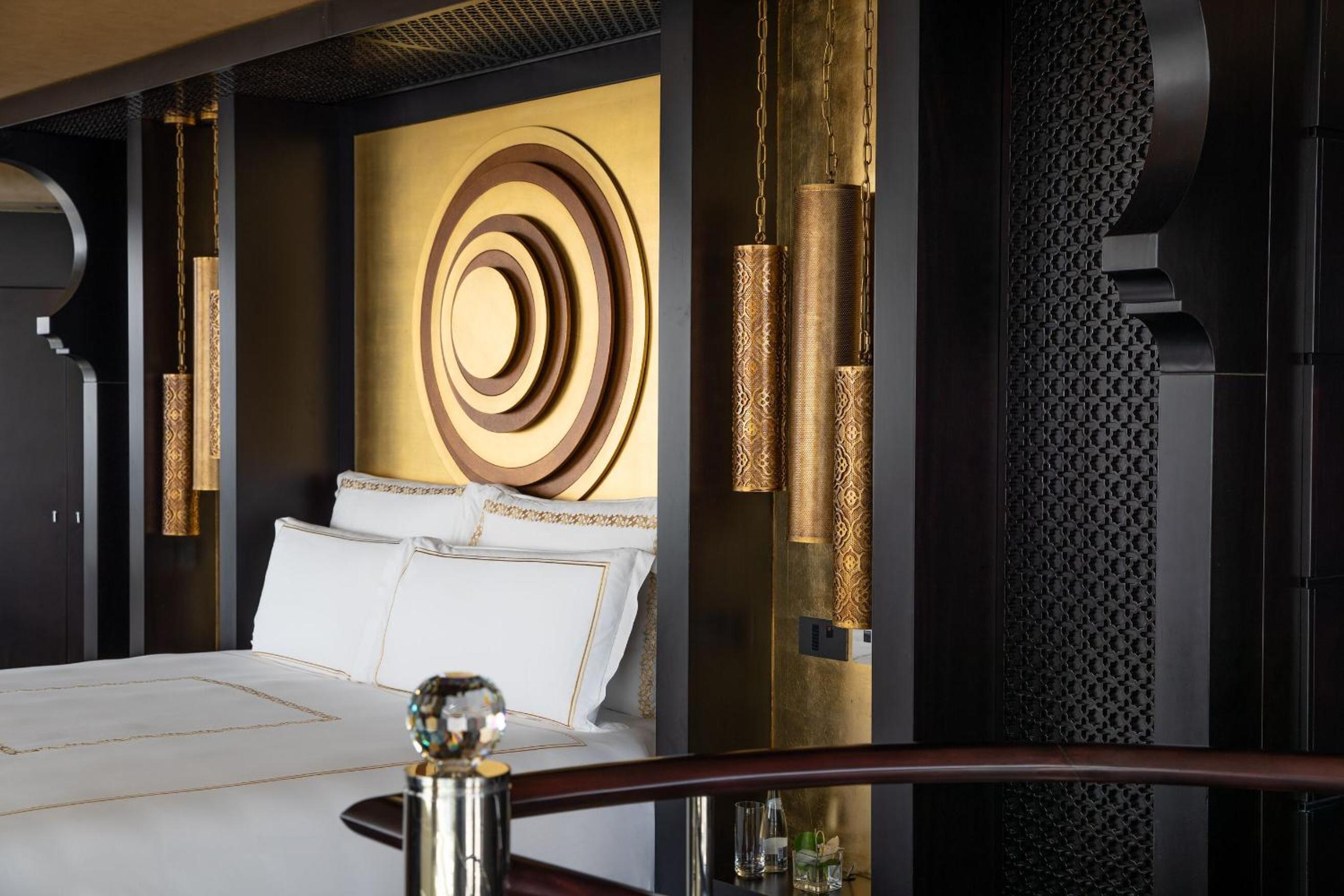 Royal Suite with Panoramic Skyline Views, Airport Transfers, Direct Connectivity to Museum of The Future, Complimentary Breakfast, Signature Afternoon Tea, Evening Sundowners, Soft Refreshments and Canapes thumbnail 5