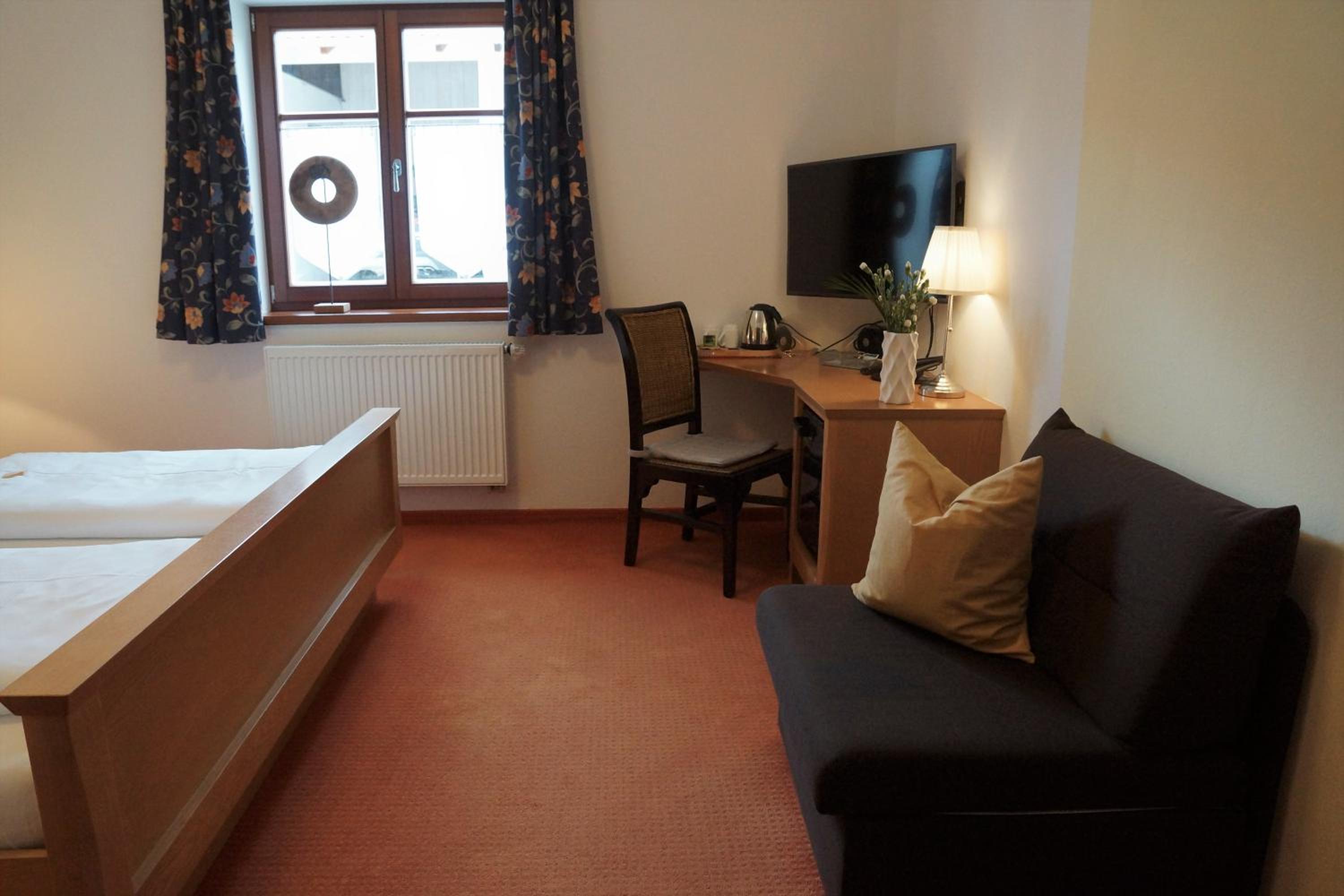 Double Room - Photo 5