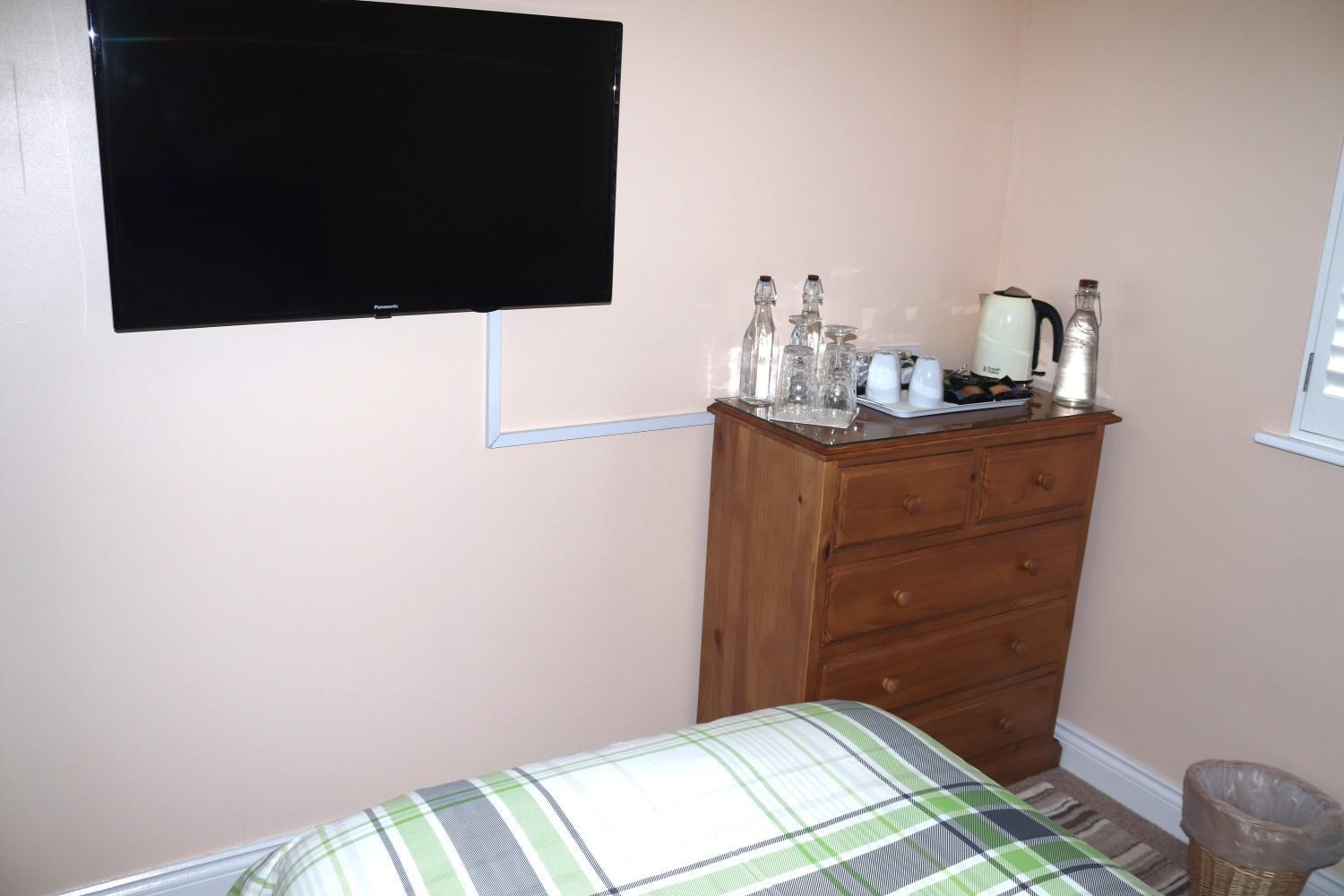 Twin Room with Bathroom photo 2