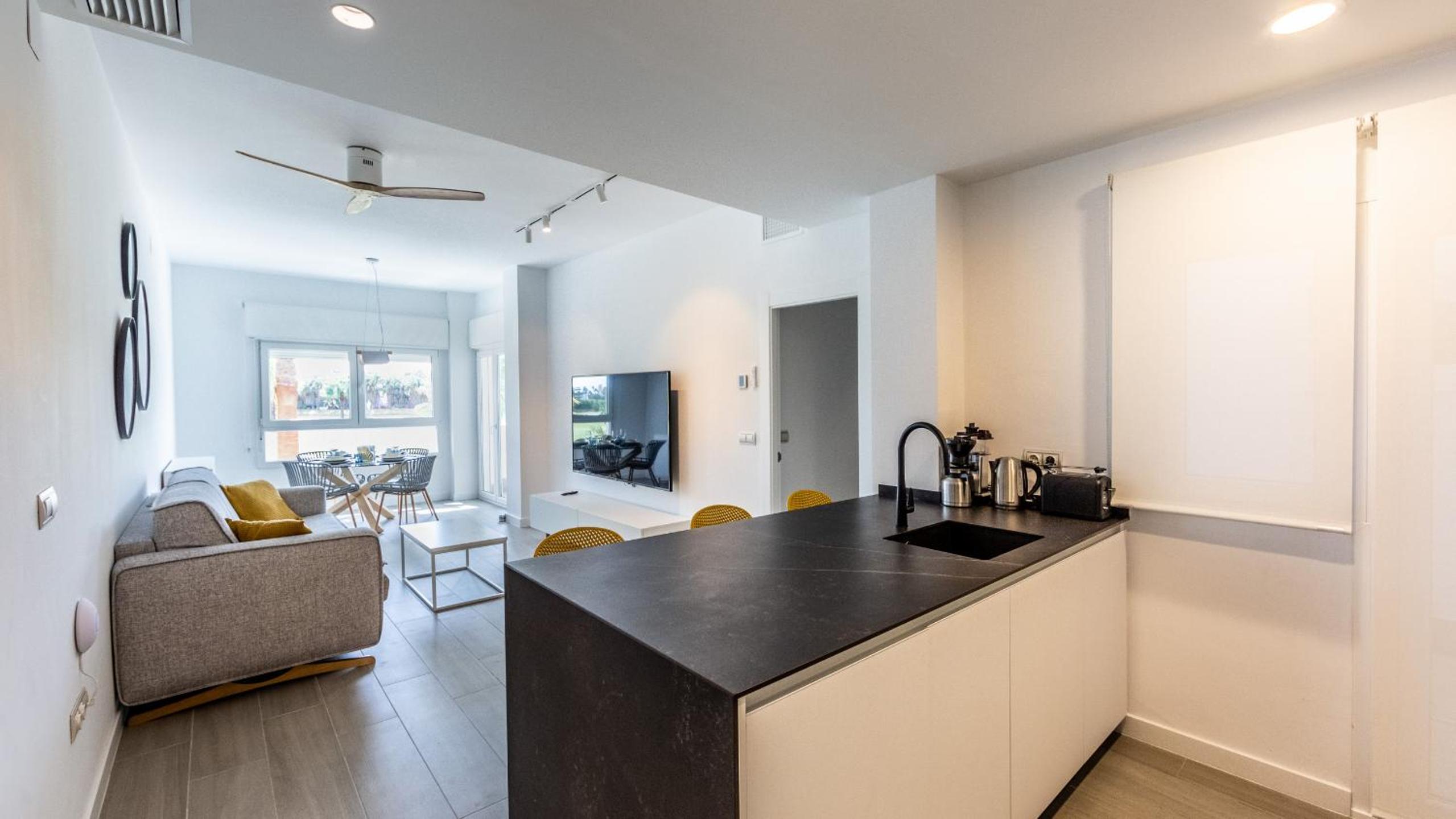 Luxury Apartment with Golf View - Photo 18