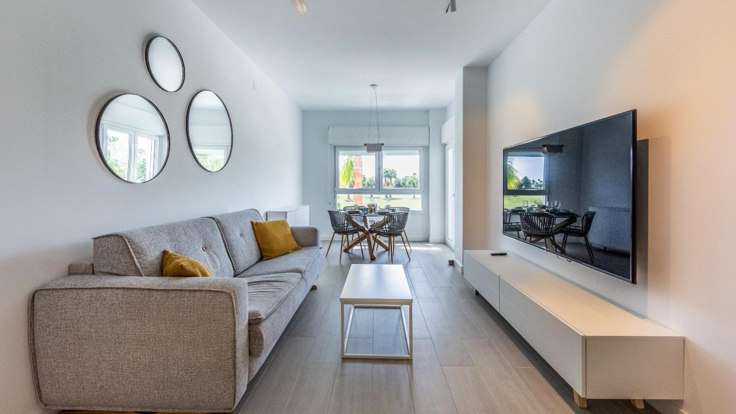 Luxury Apartment with Golf View - Photo 1