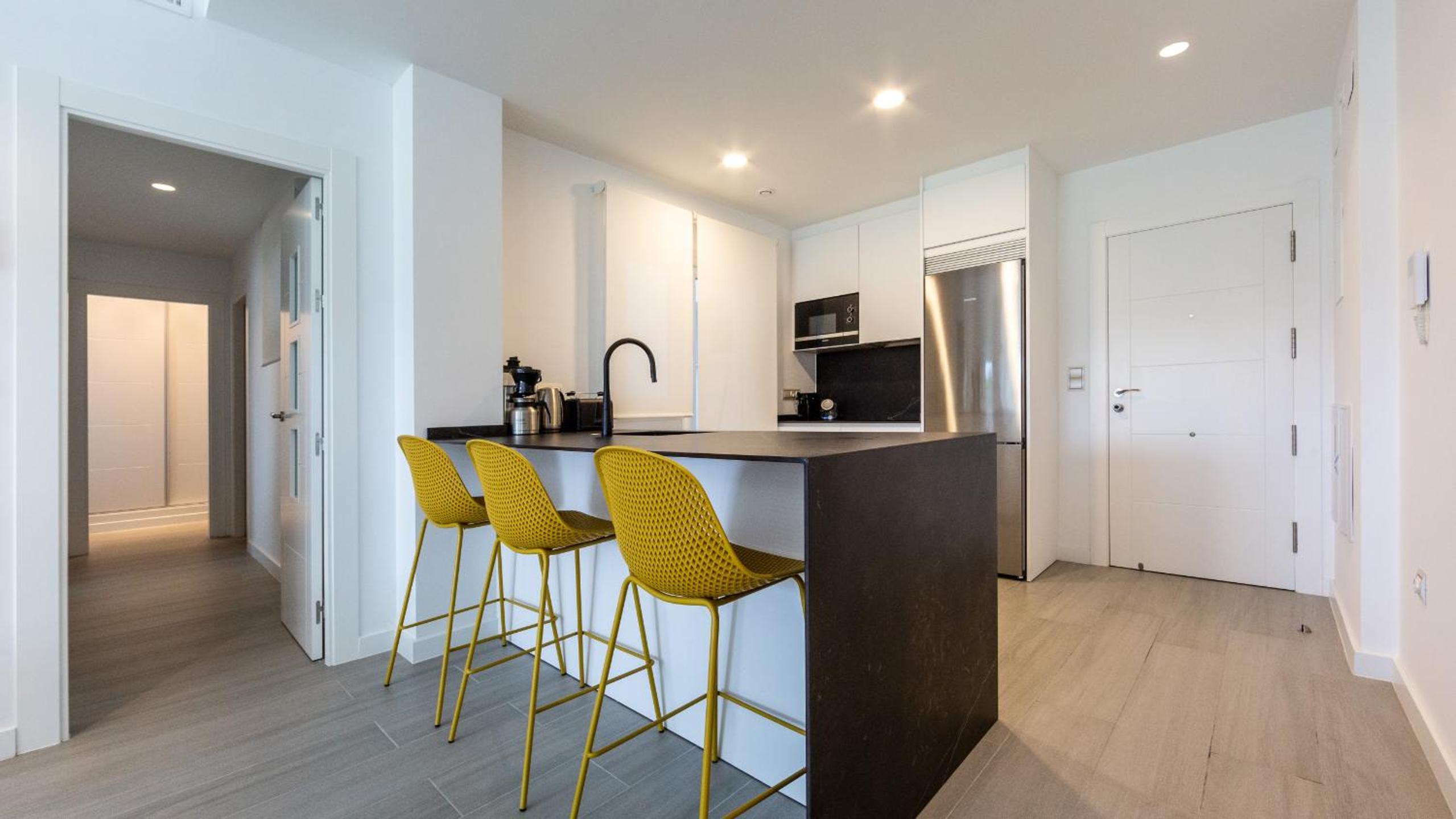 Luxury Apartment with Golf View - Photo 16