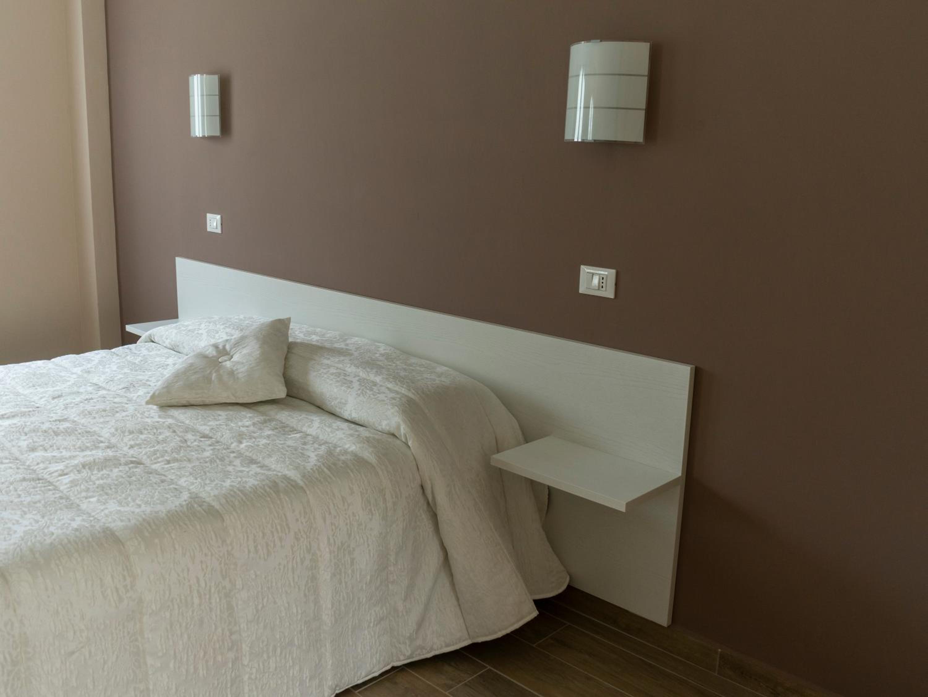Quadruple Room with Private Bathroom - Photo 1