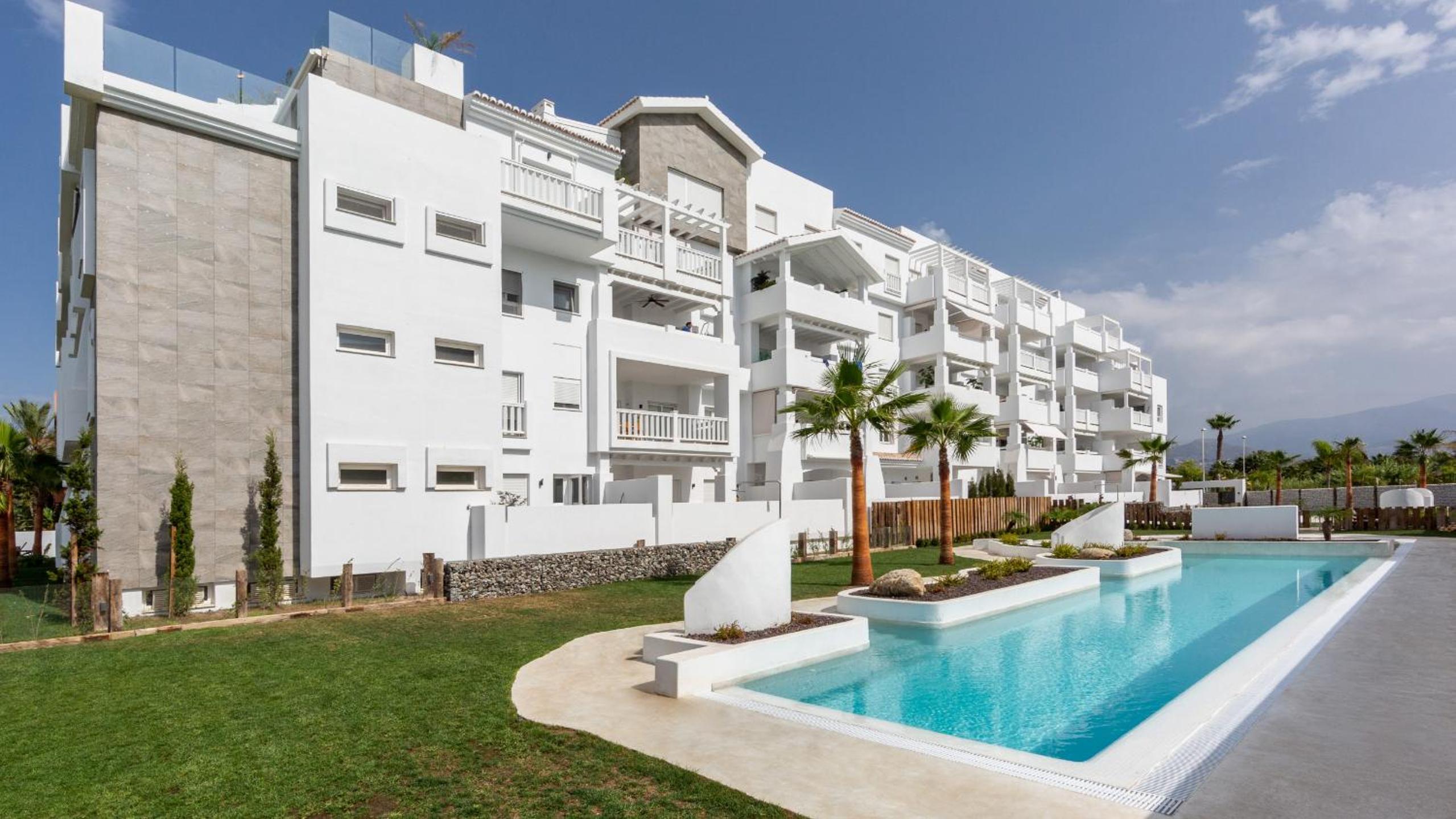 Luxury Apartment with pool view - Photo 4