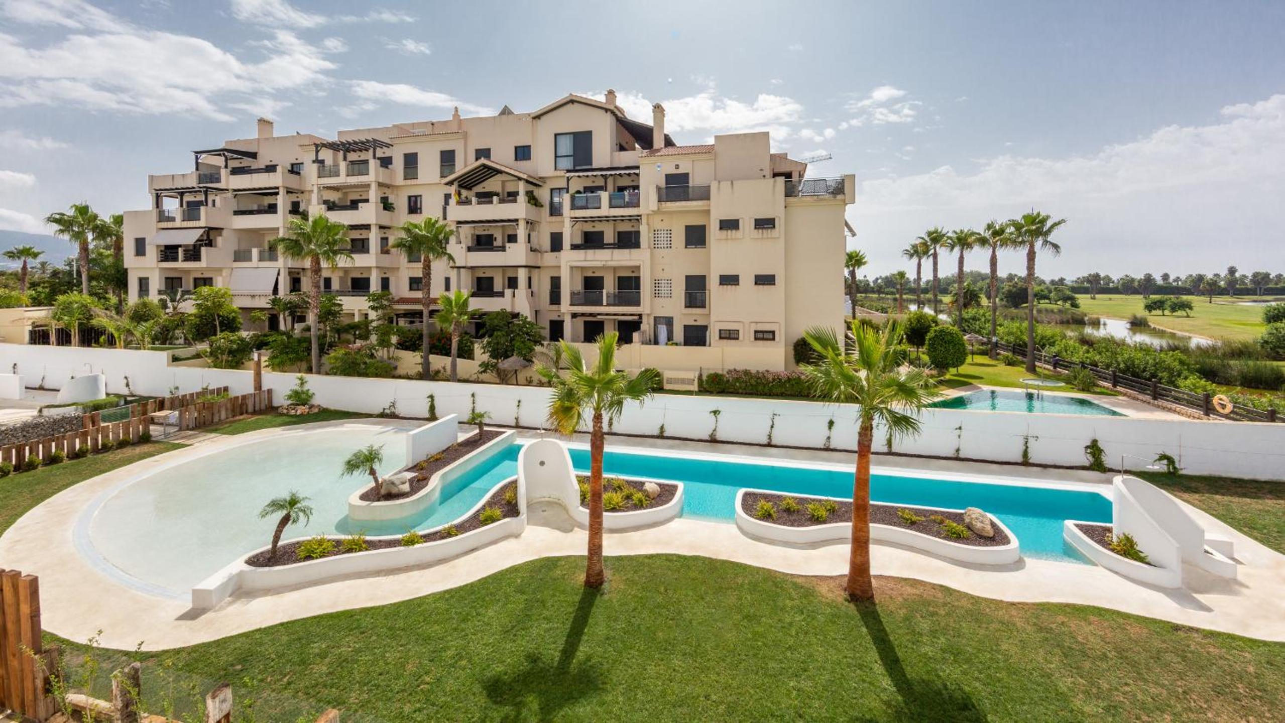 Luxury Apartment with pool view - Photo 5