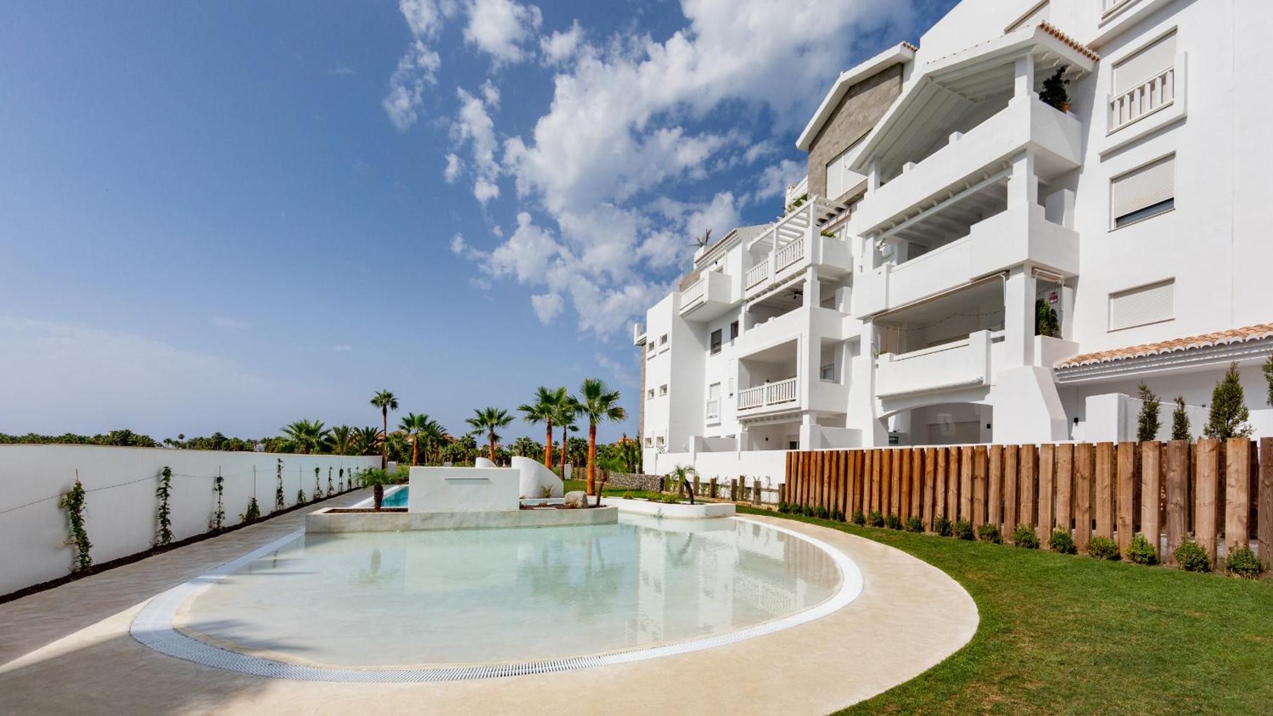 Luxury Apartment with pool view - Photo 7