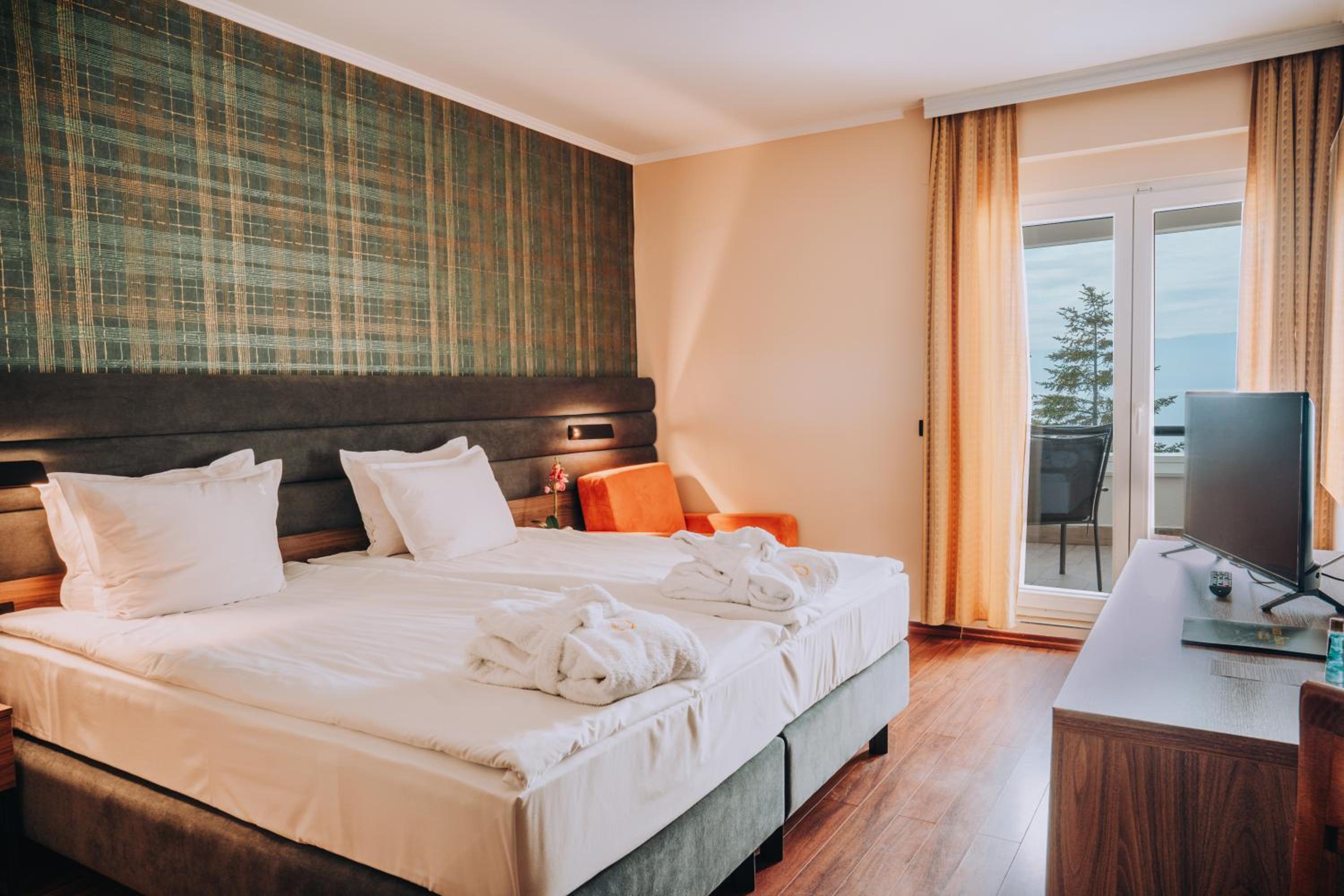 Double Room with Lake View