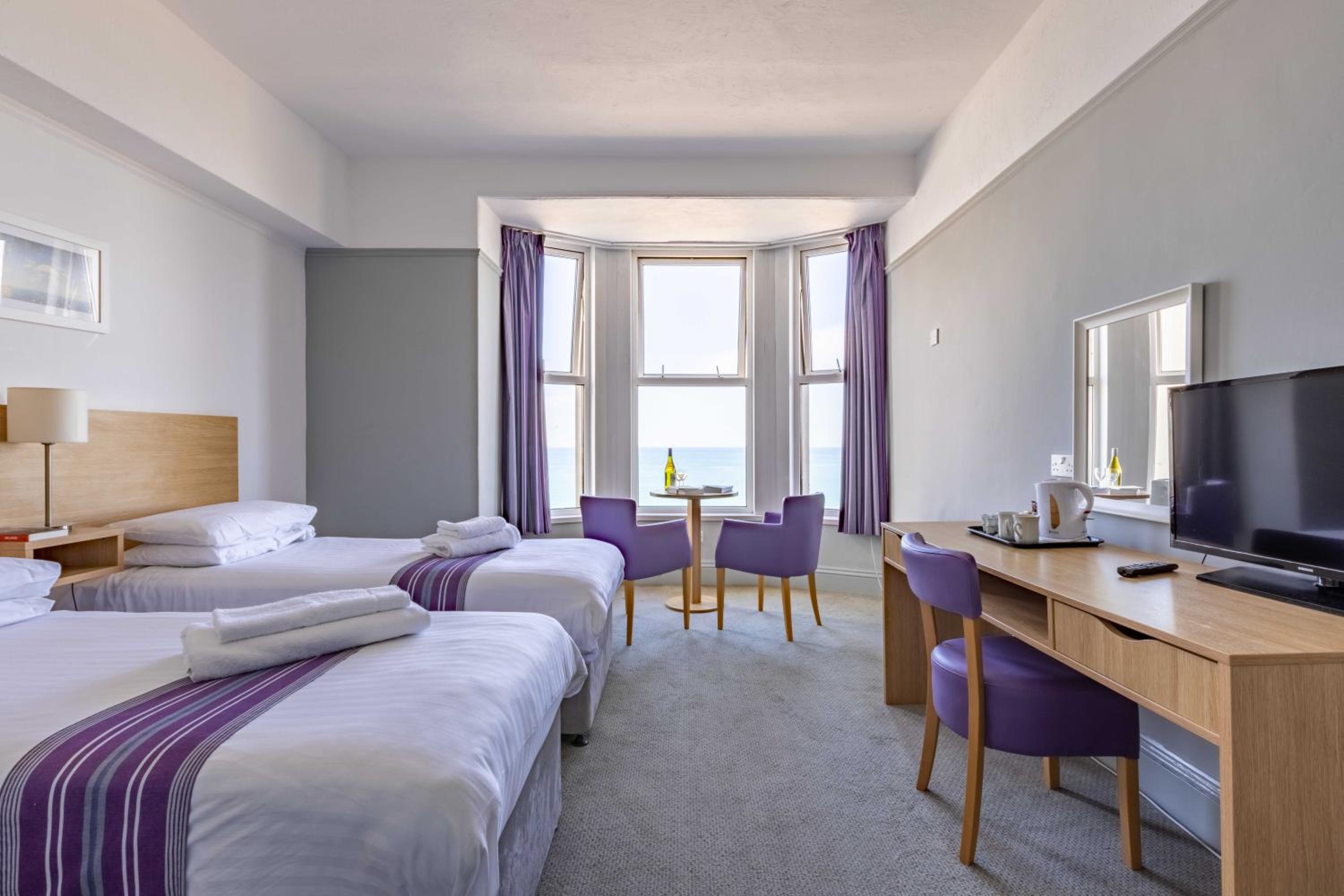 Standard Twin Room with Sea View