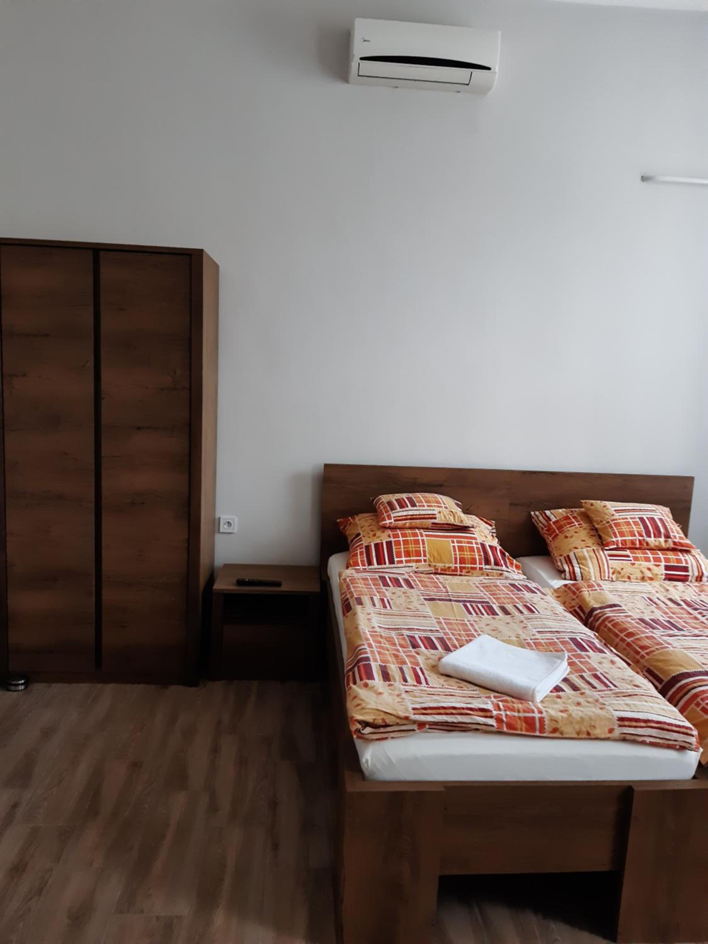 Large Apartment photo 2