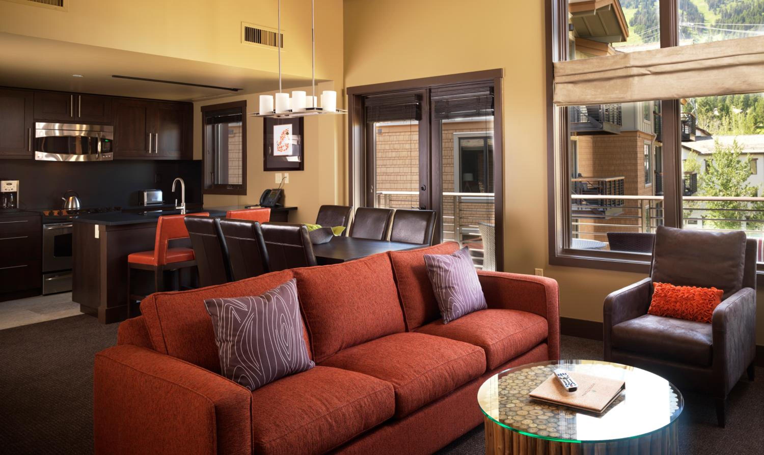 One-Bedroom Suite - Photo 11