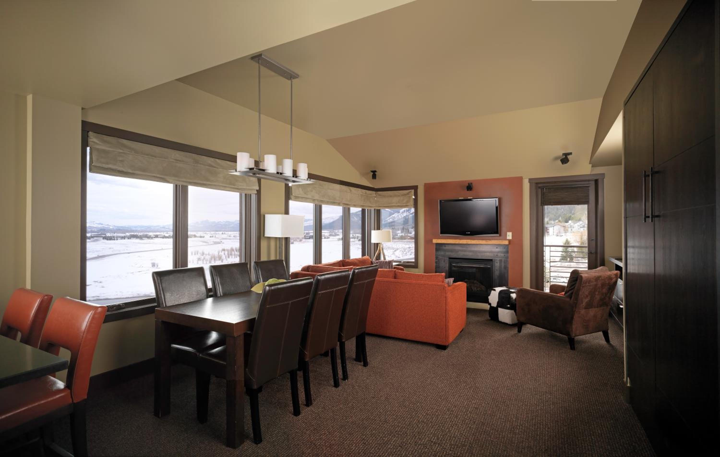 One-Bedroom Suite - Photo 10