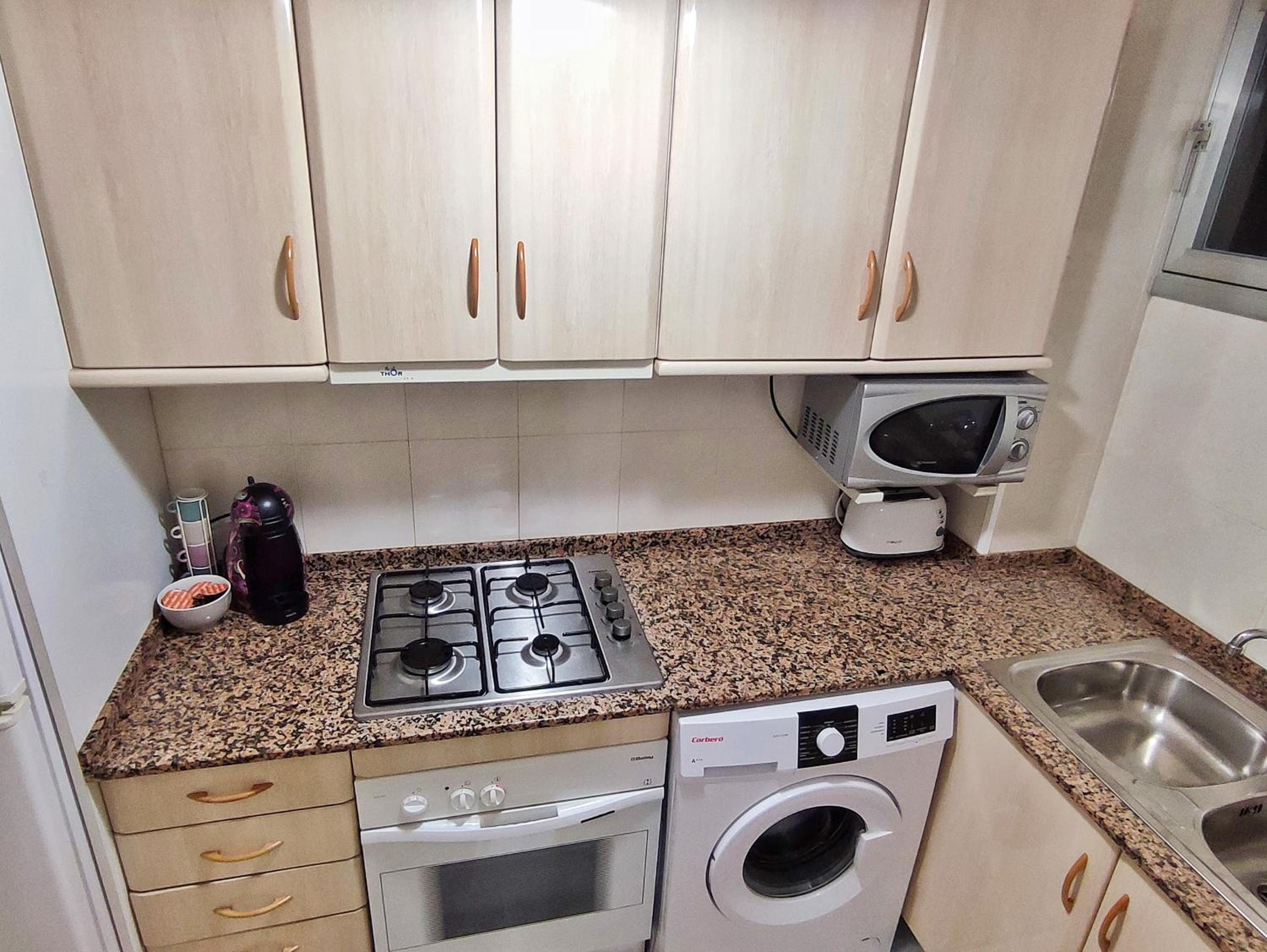 Apartment with Balcony - Photo 23