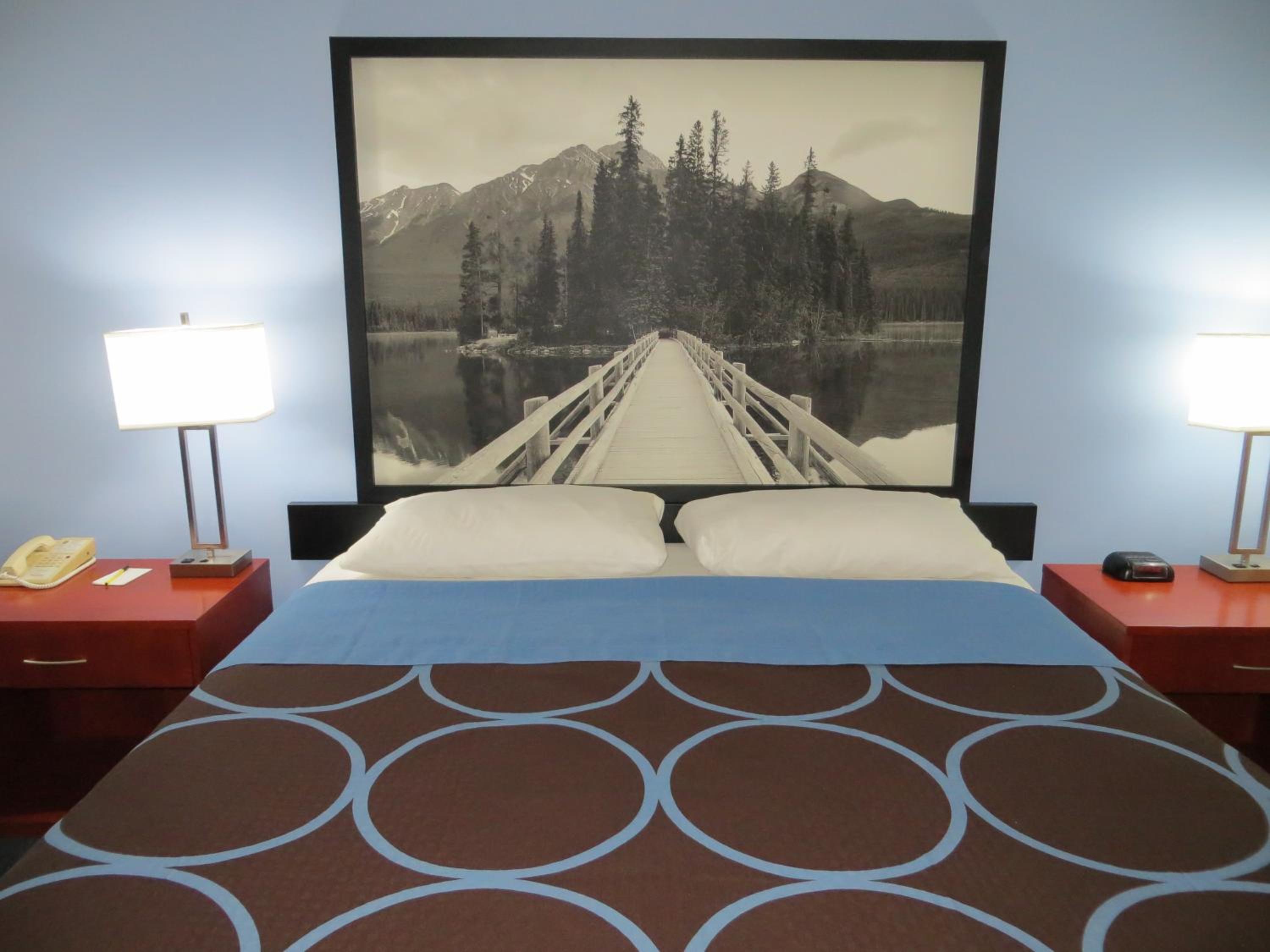 King Room - Non-Smoking - Photo 3