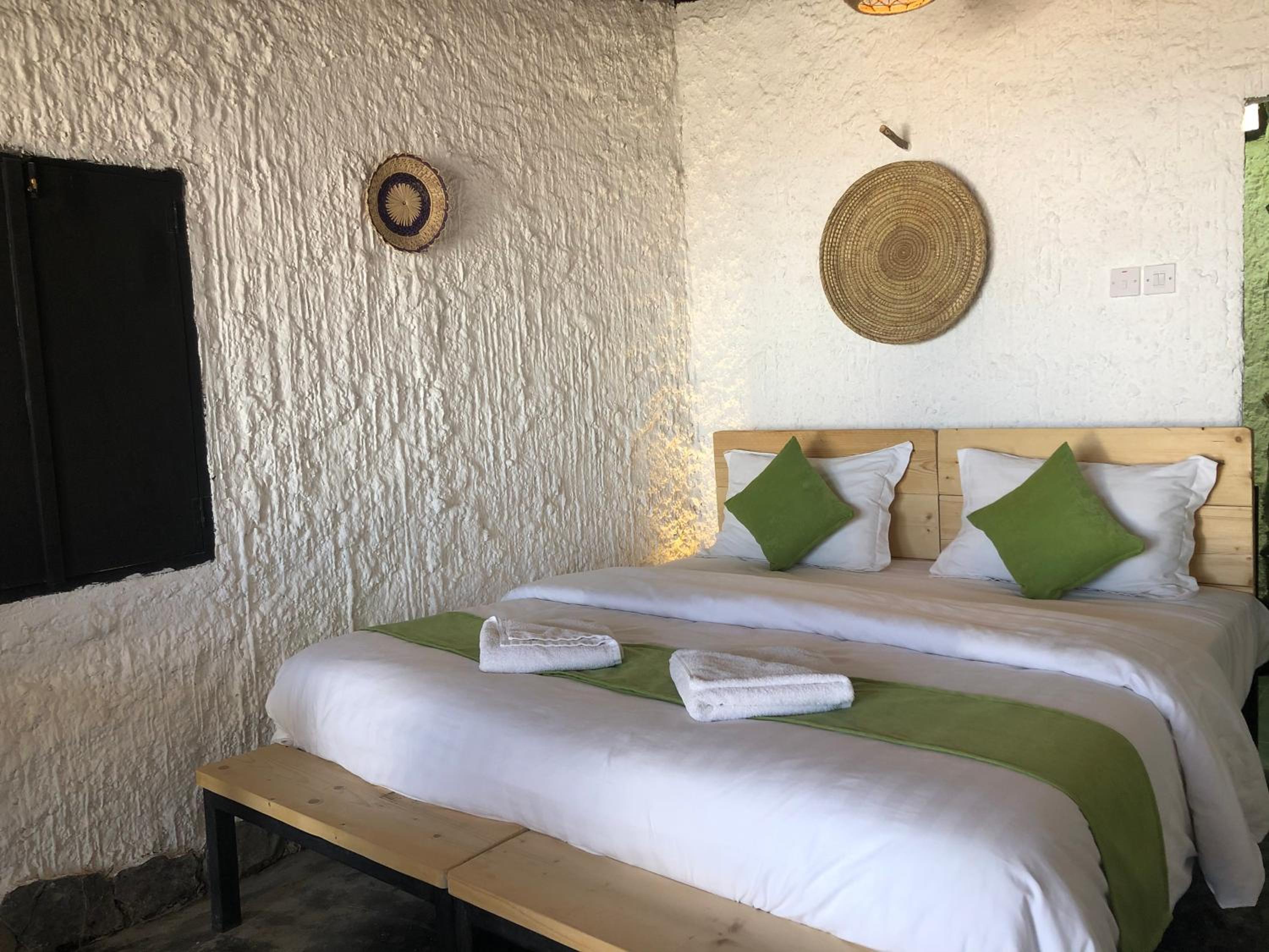 Mountain View Room - Photo 8