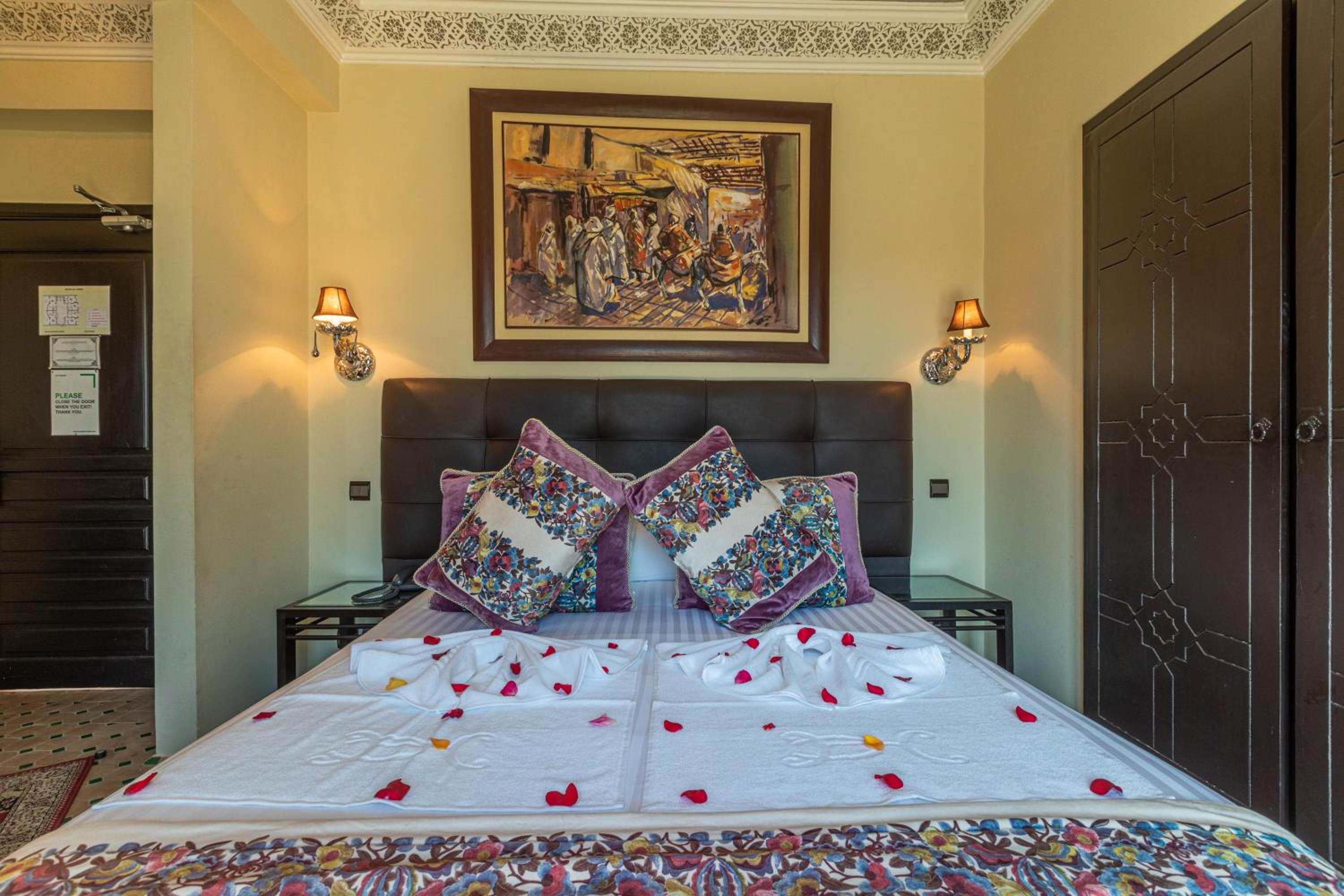 Junior Suite with Balcony - Photo 10