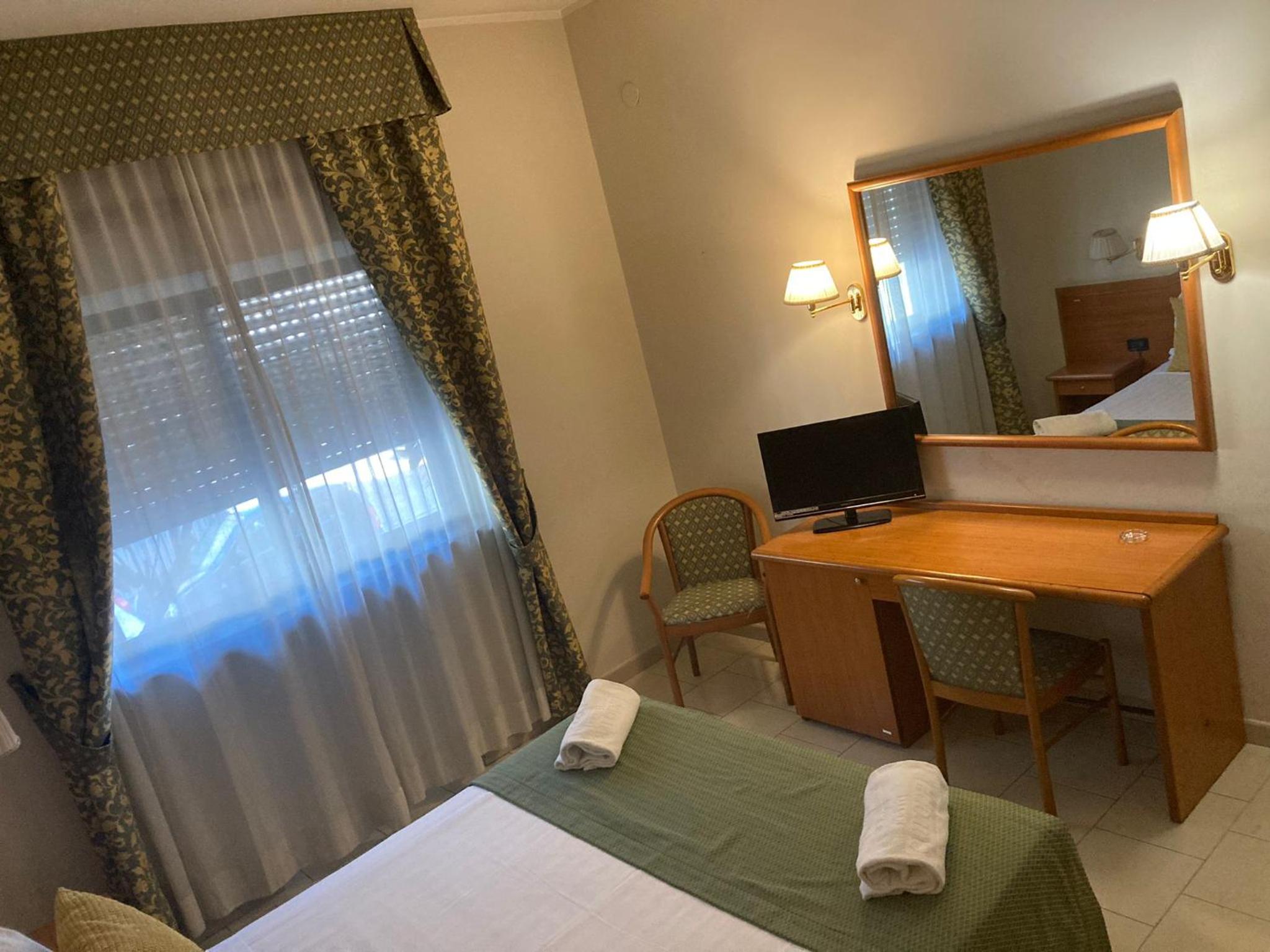 Economy Double Room photo 2
