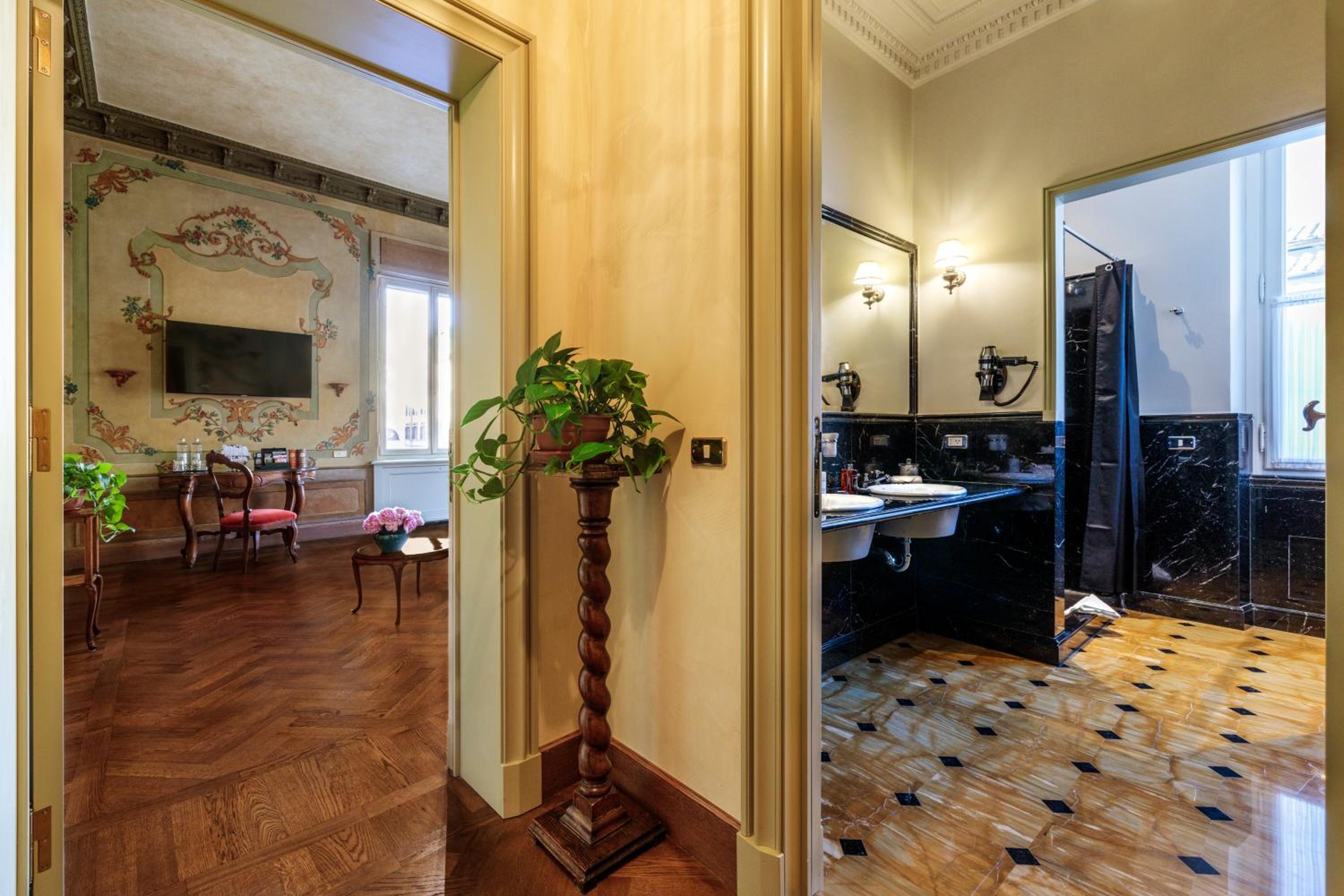 Prestige Deluxe Room Degli Artisti thumbnail 5