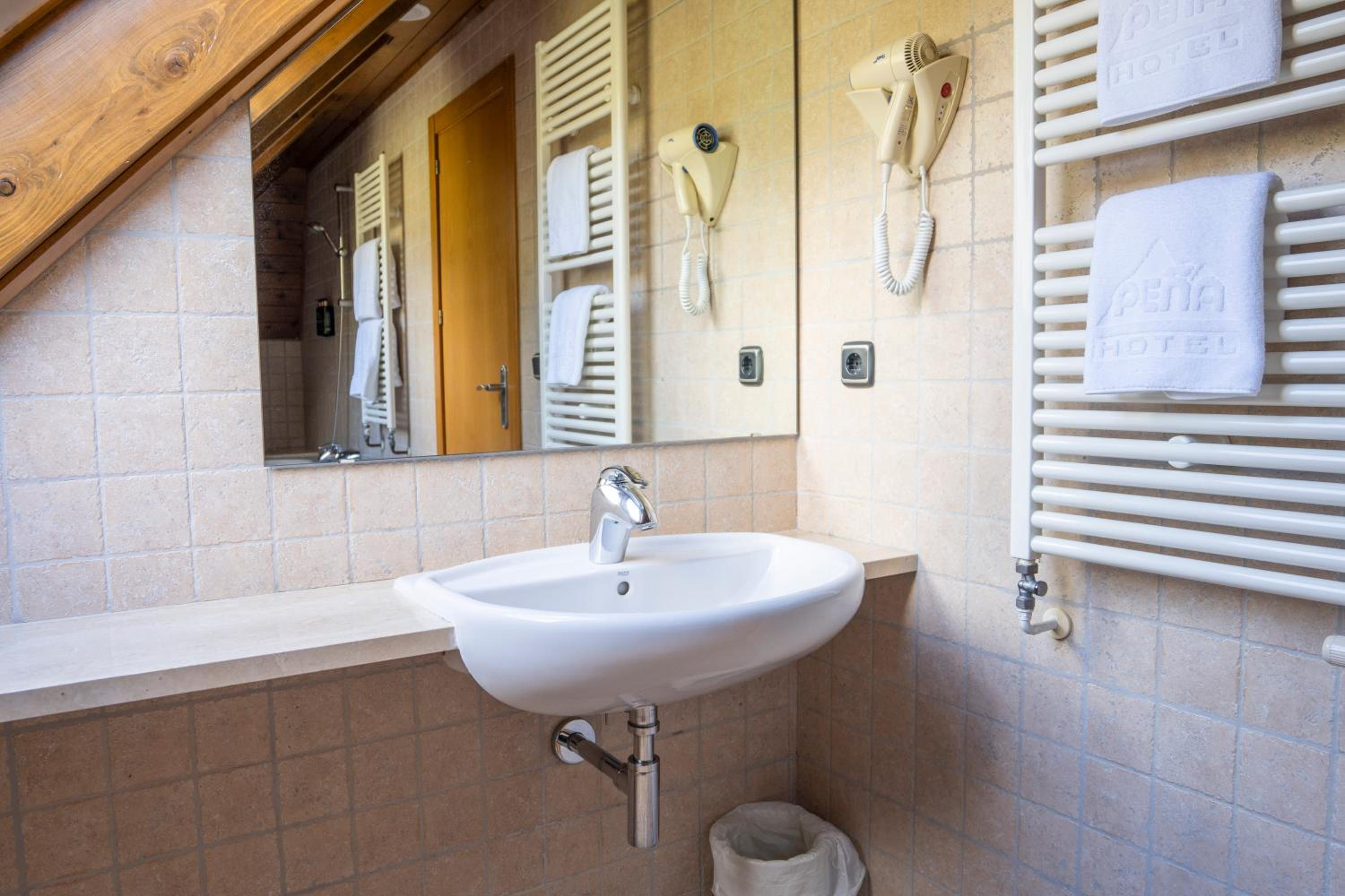 Junior Suite with Spa Bath photo 2