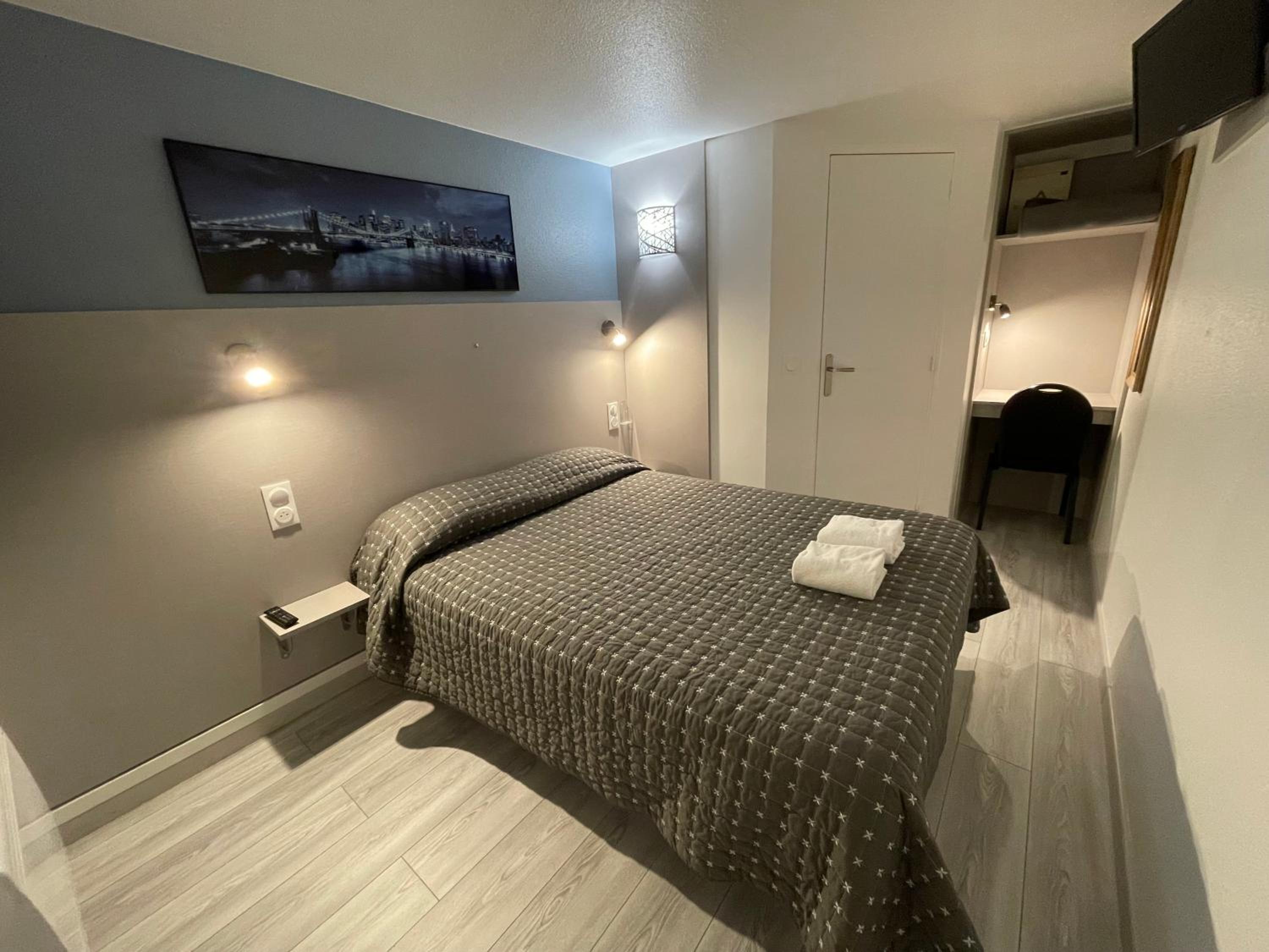 Double Room - Photo 4