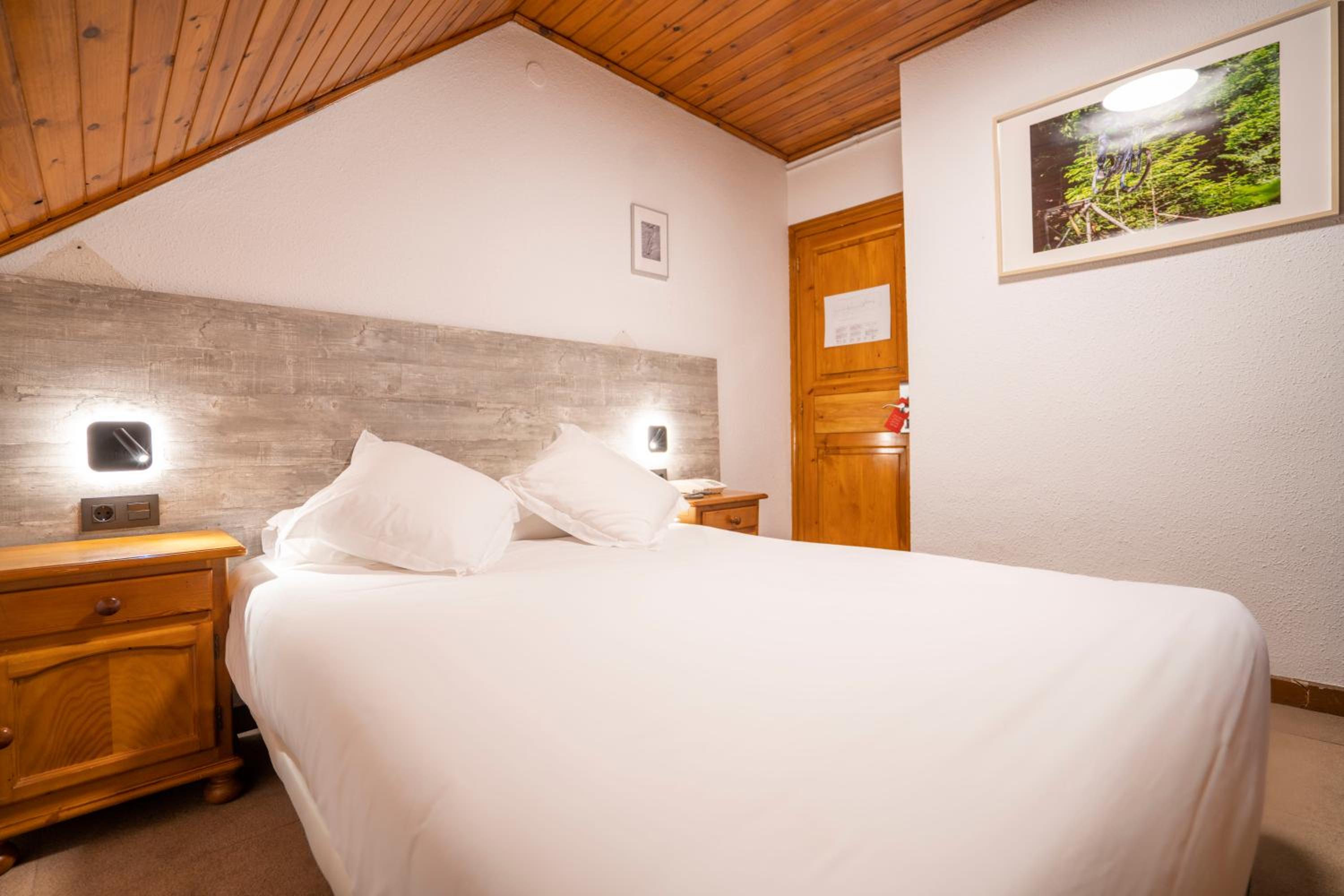 Single Room with Parking included photo 3