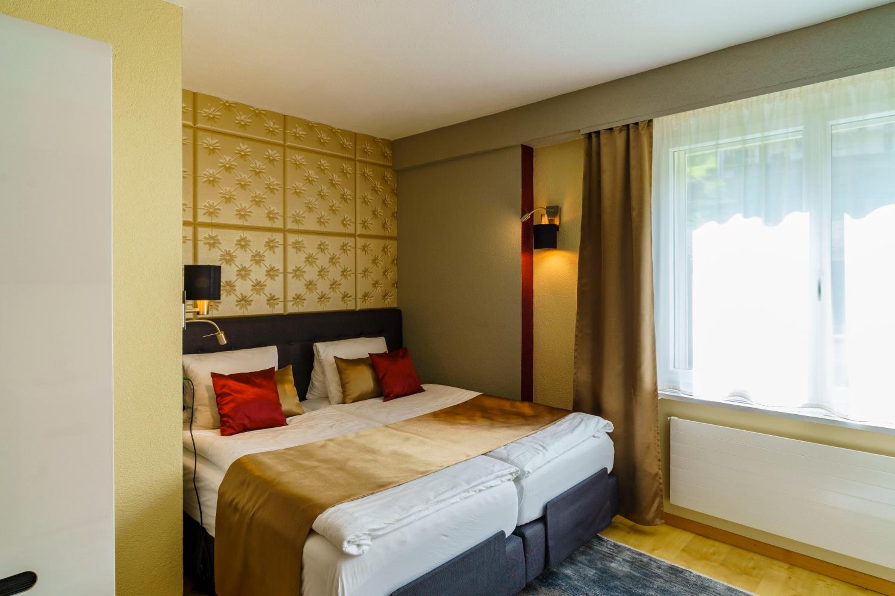 Twin Room with Bathroom