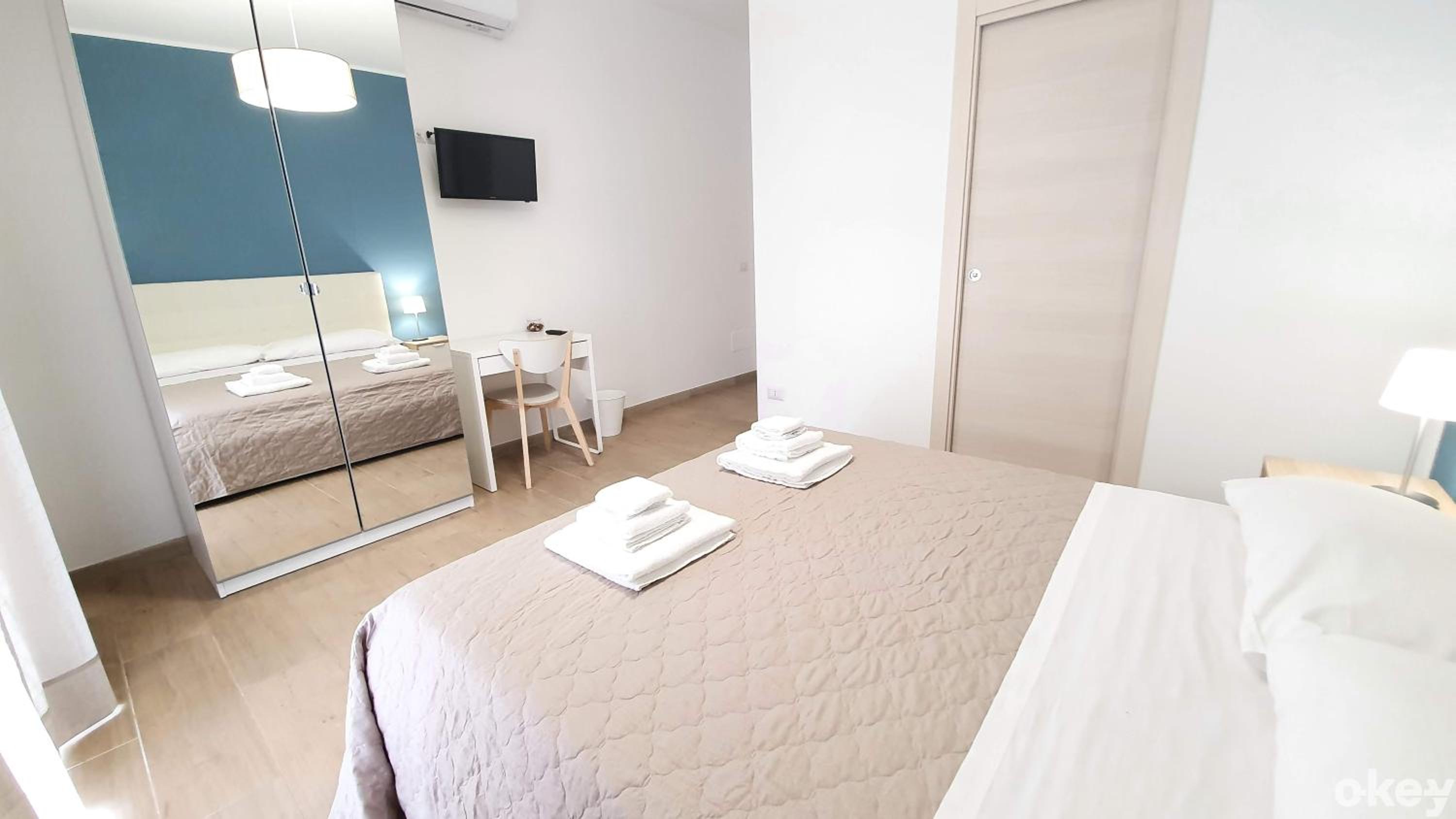 Double Room with Private Bathroom - Photo 1