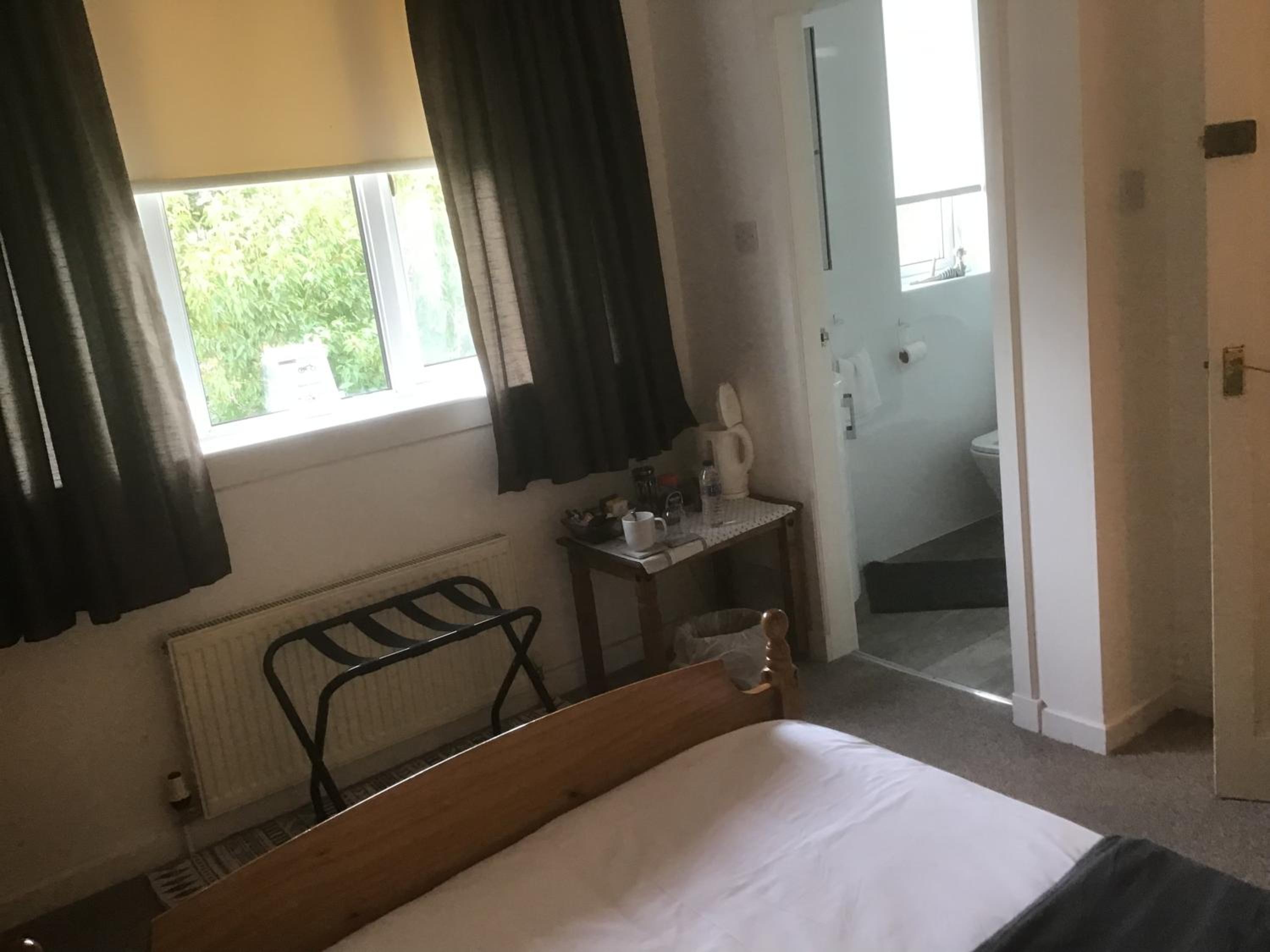 Double Room with Private Bathroom - Photo 3