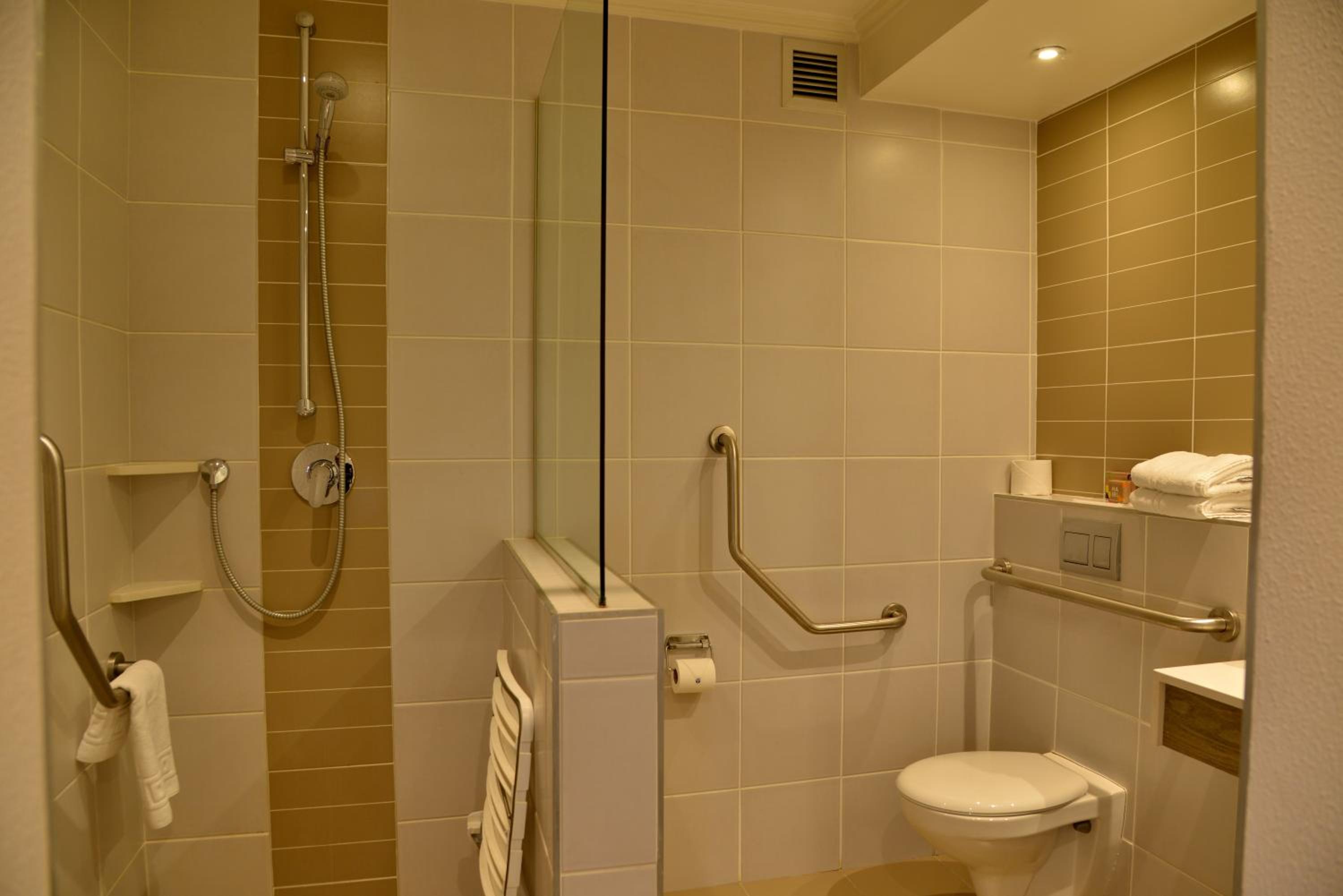 Double Room - Disability Access photo 2