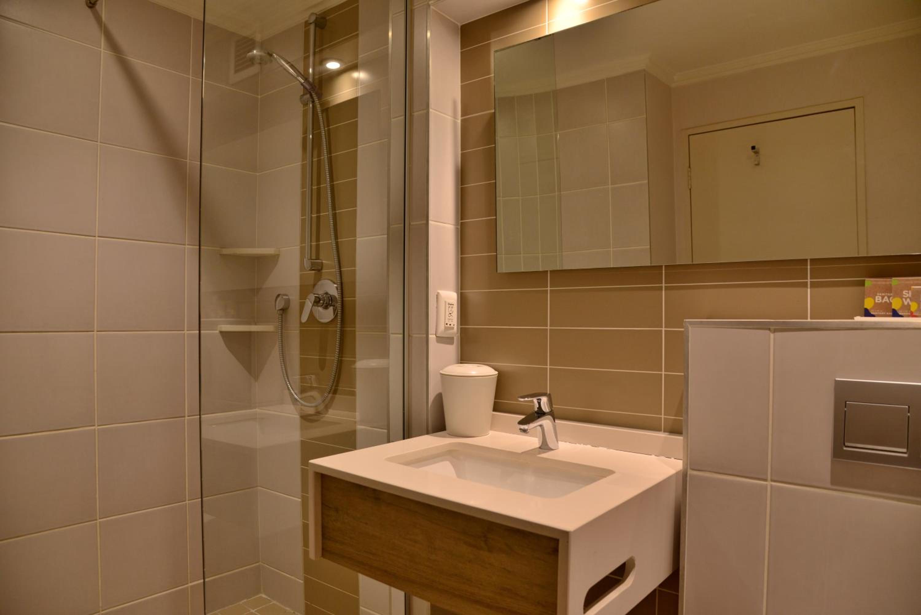 Double Room - Smoking photo 3