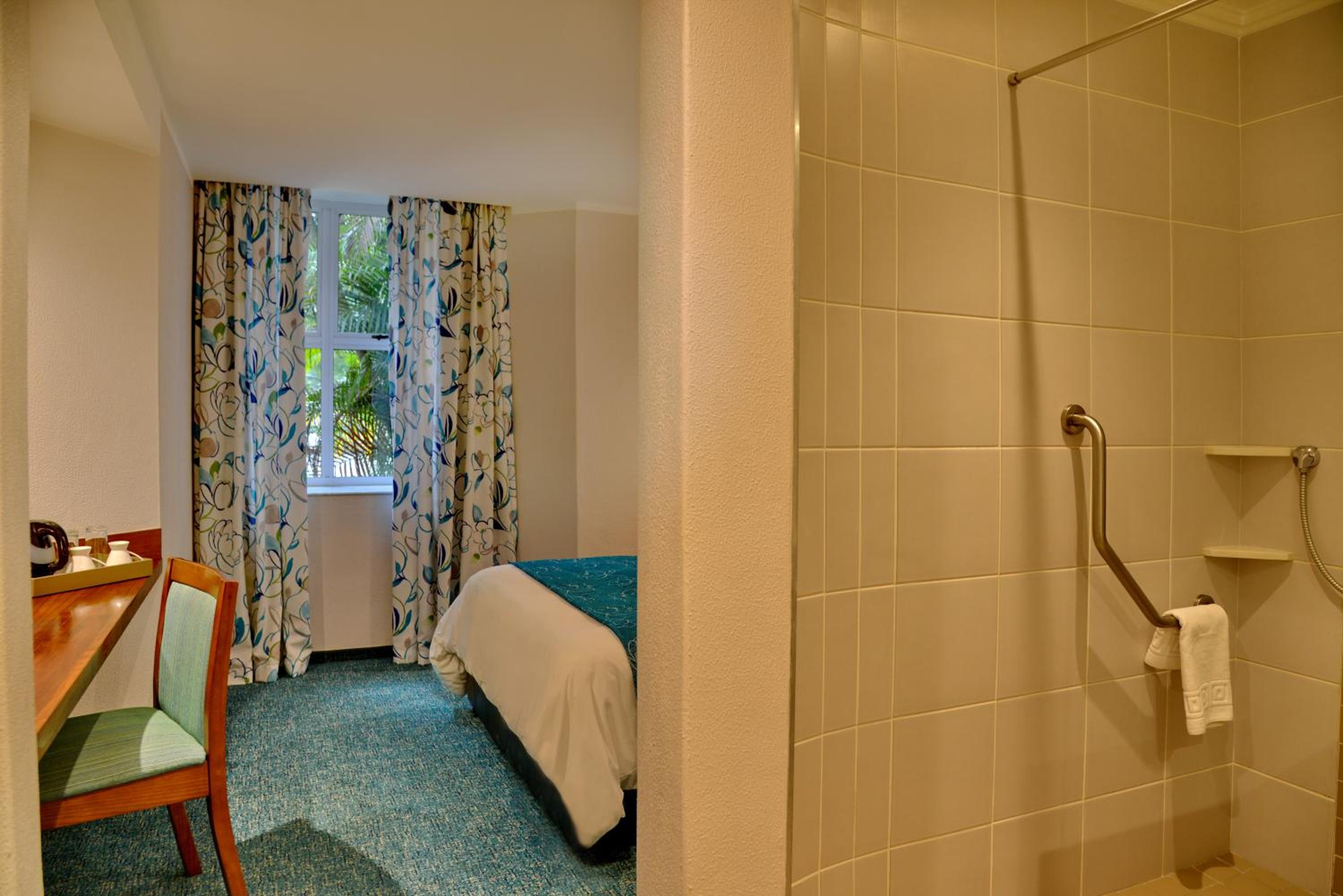 Double Room - Disability Access photo 3