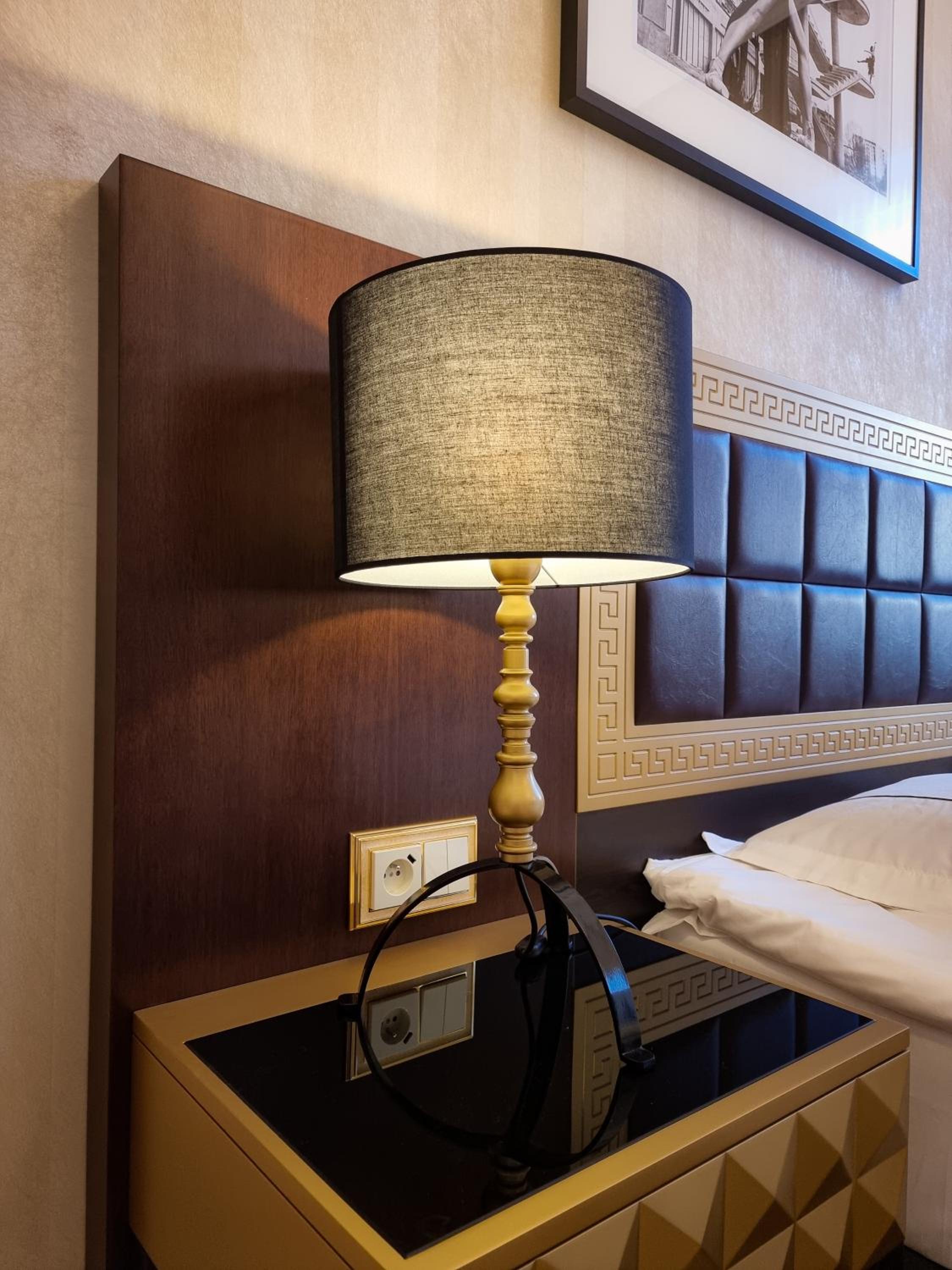 Superior Double or Twin Room with City View - Photo 5