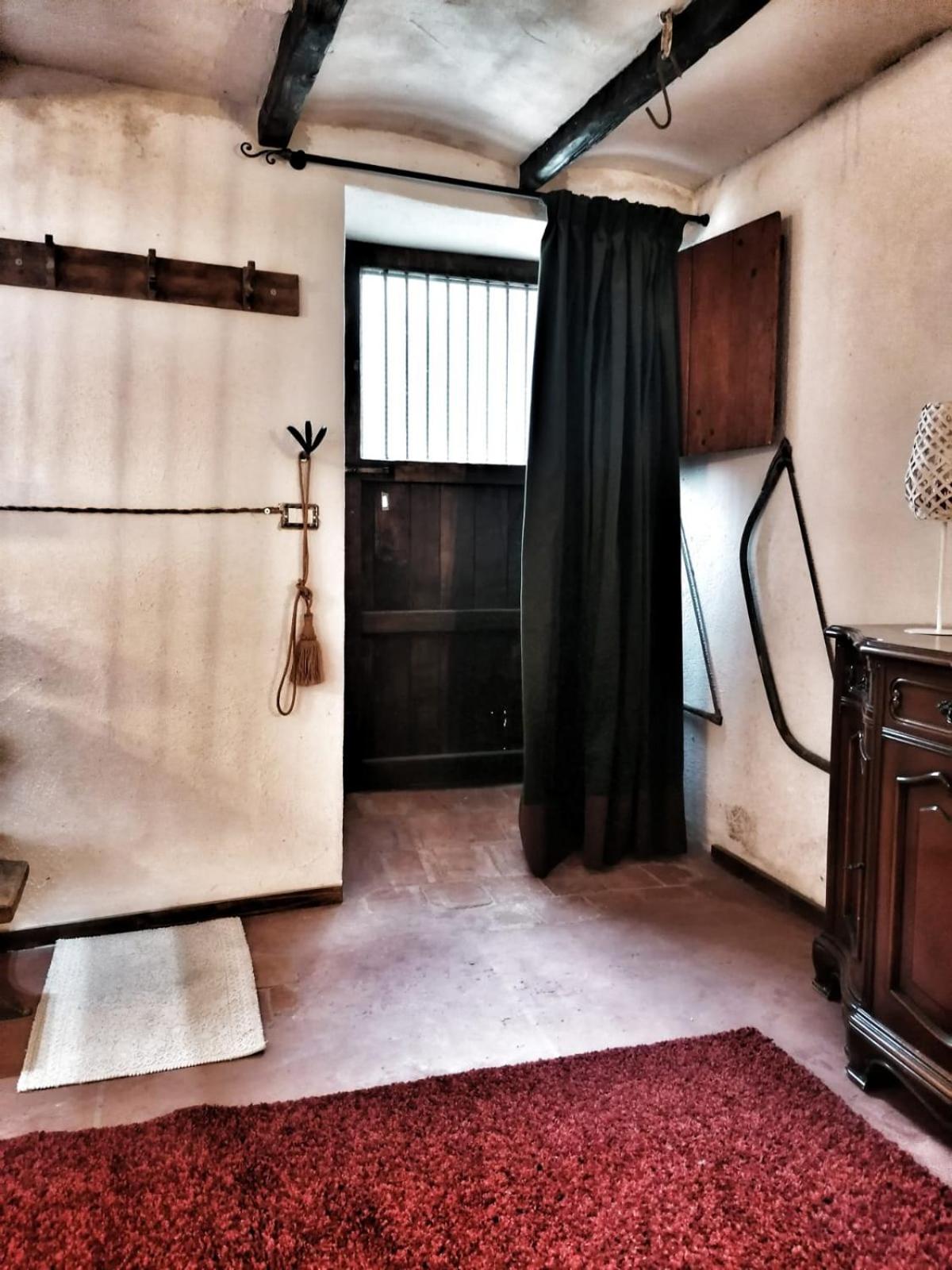 Apartment - Split Level - Photo 4